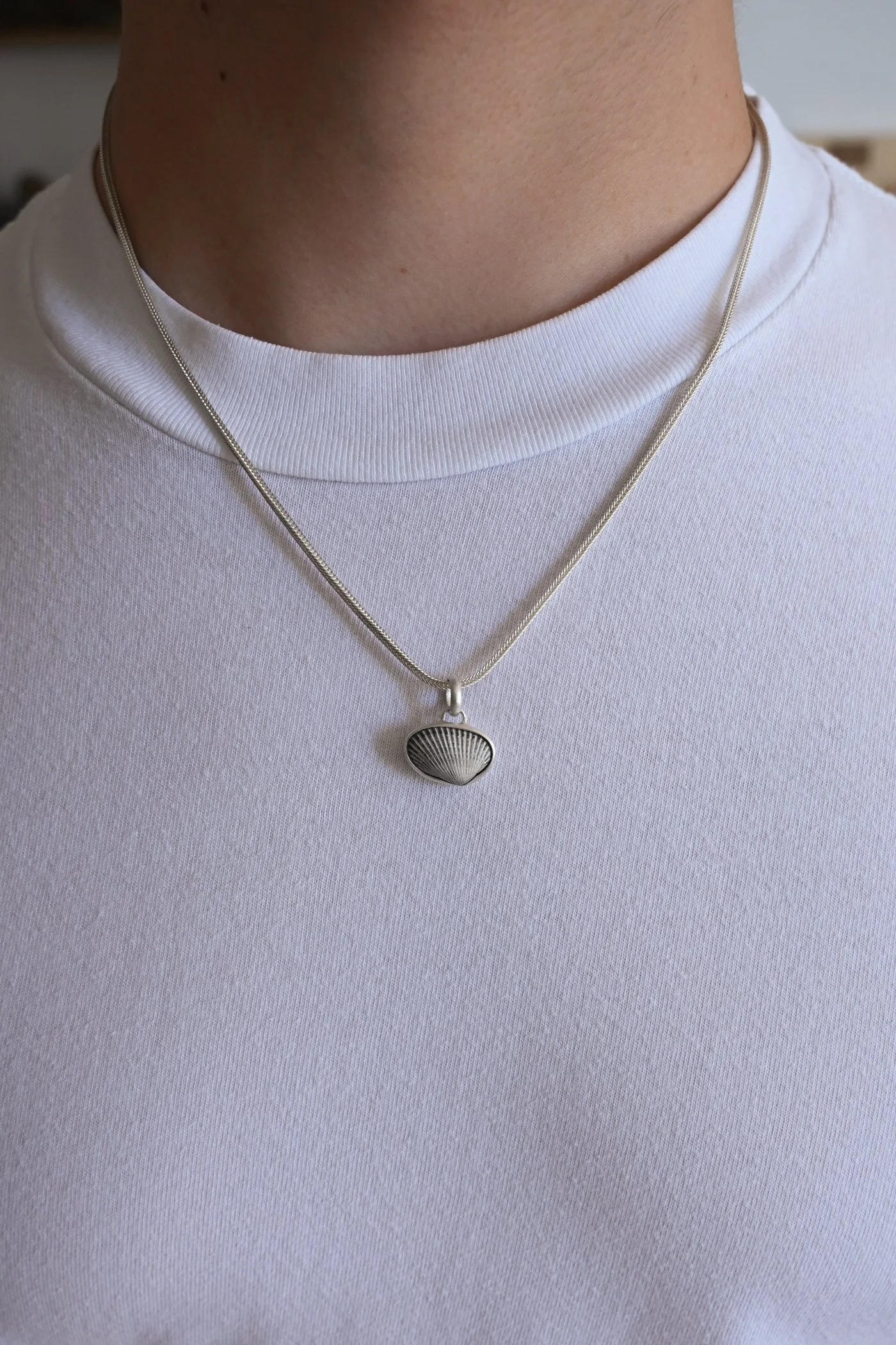 Dunton-Ellerkamp-Pendant-On-Figure-5.jpg