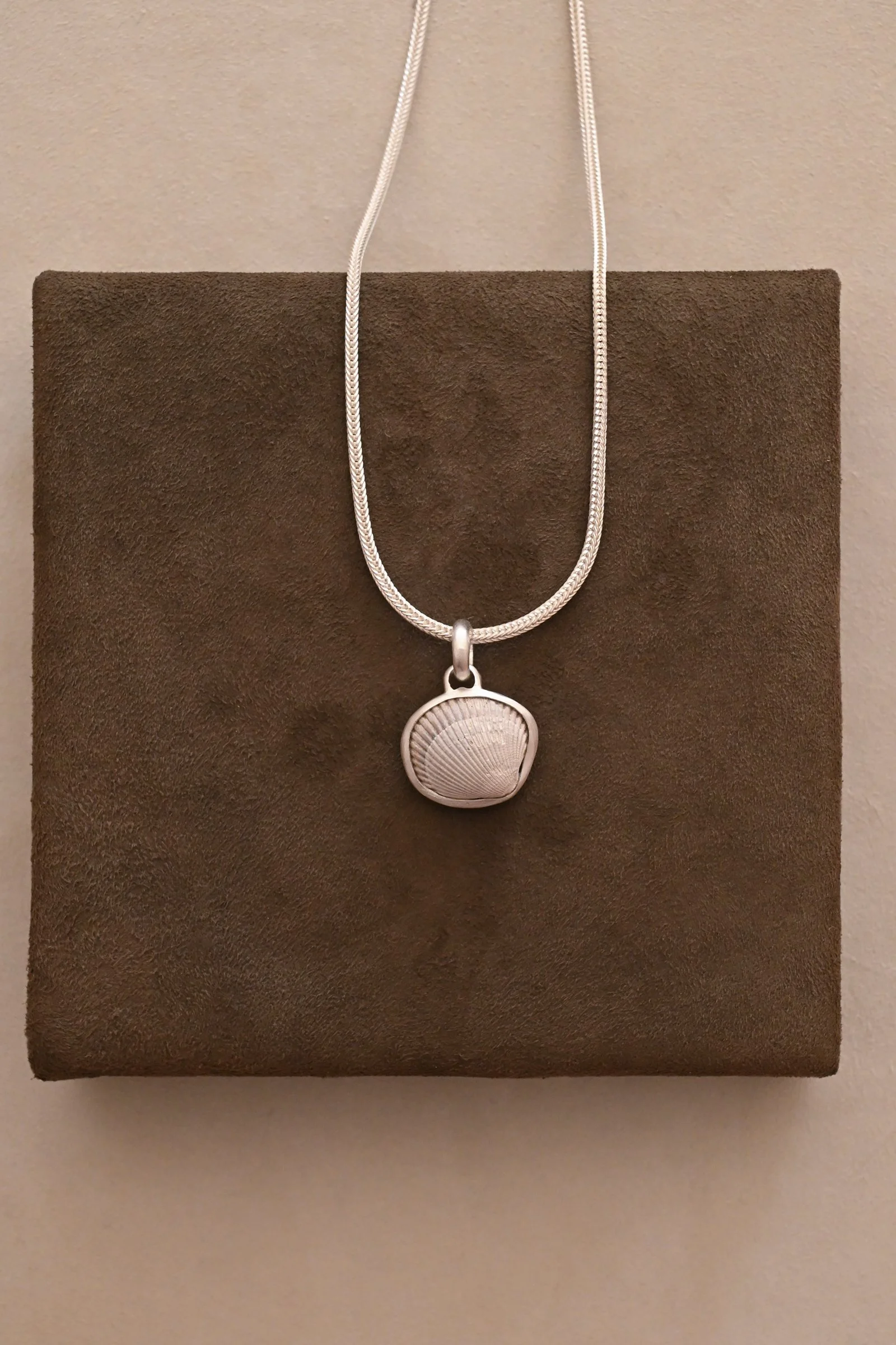 Dunton-Ellerkamp-Shell-Pendants-July-2026-18.jpg