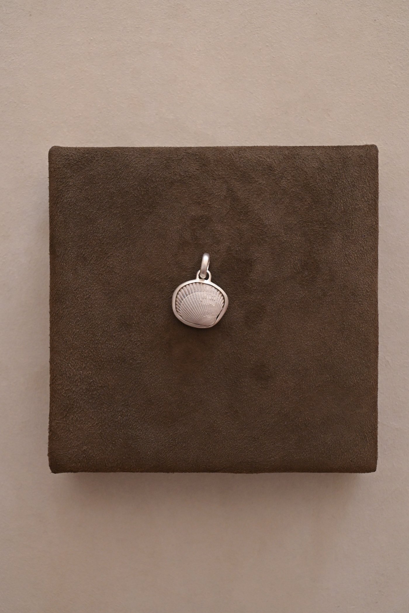Dunton-Ellerkamp-Shell-Pendants-July-2026-13.jpg