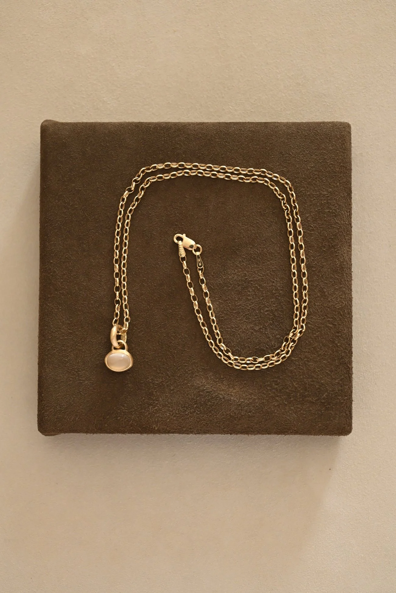 Dunton-Ellerkamp-Gold-Moonstone-Pendant-7.jpg