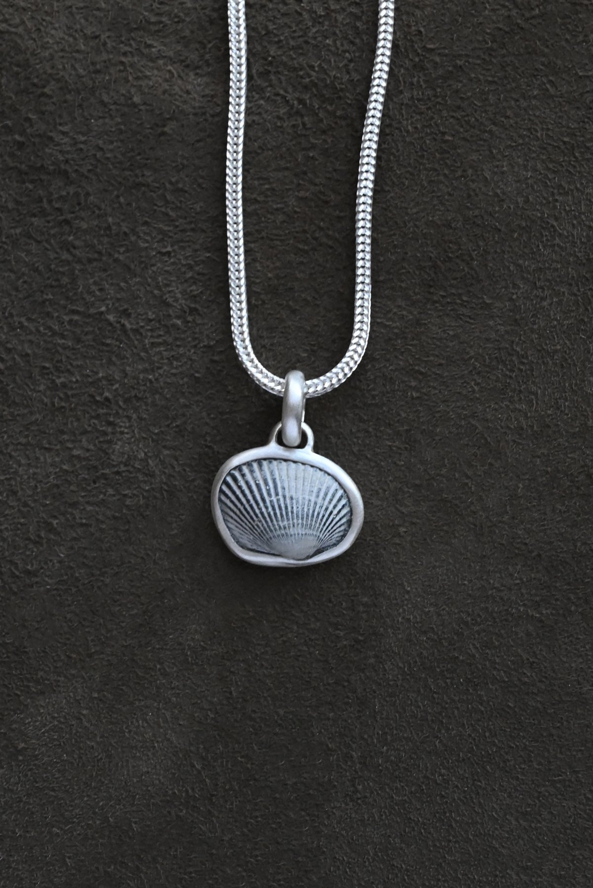 Dunton_Ellerkamp_Shell_Pendant_15.jpg