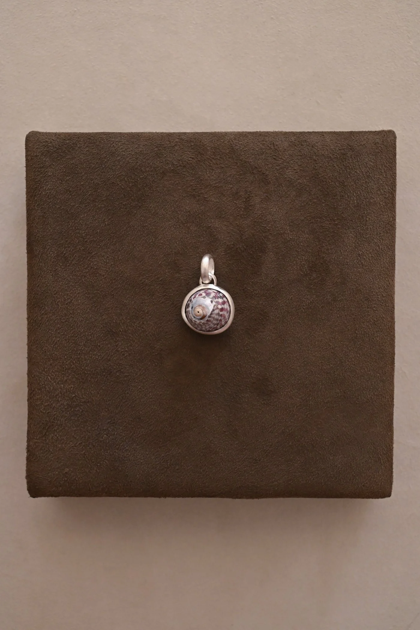 Dunton-Ellerkamp-Shell-Pendants-July-2026-9.jpg