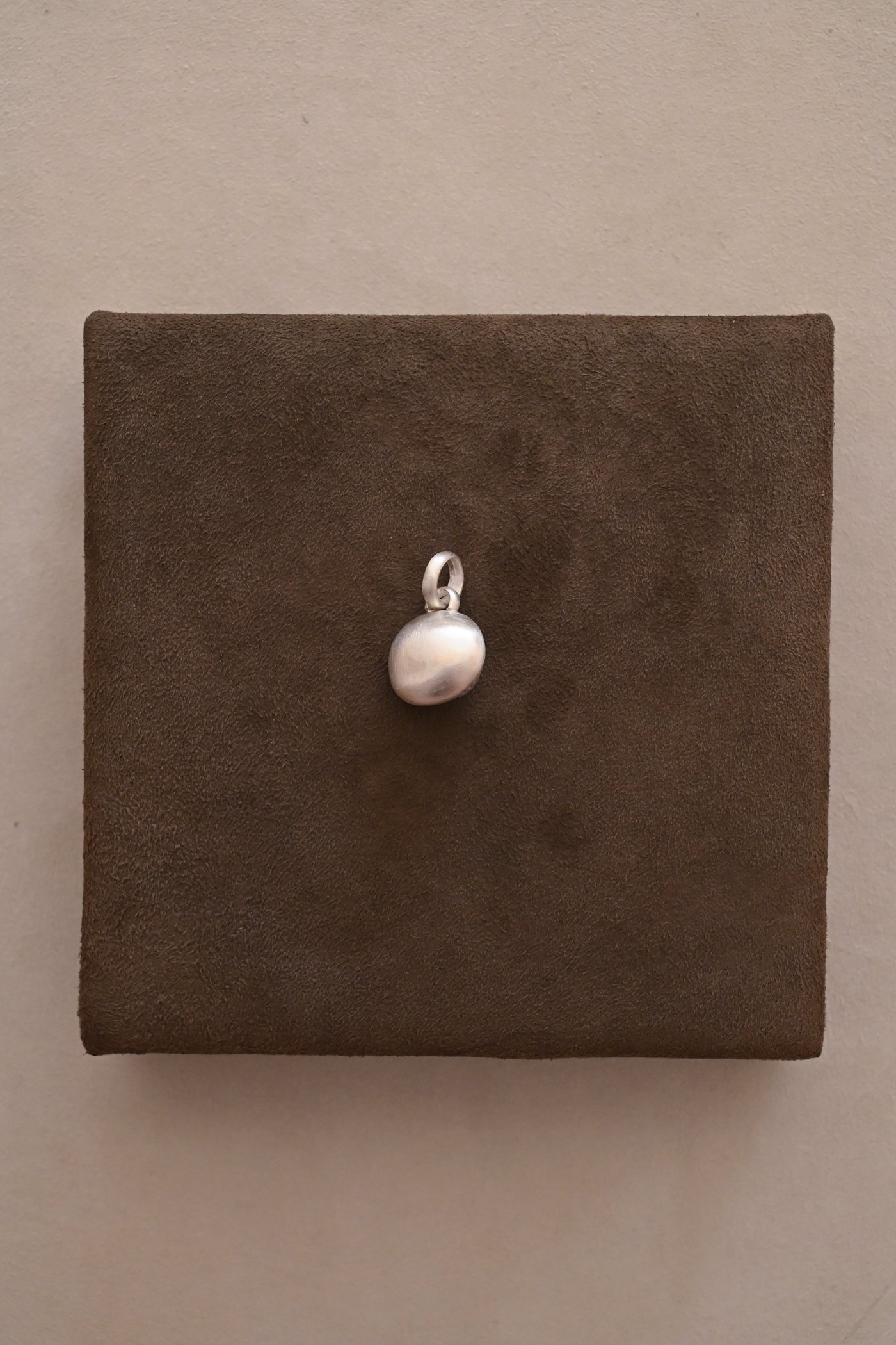 Dunton-Ellerkamp-Shell-Pendants-July-2026-10.jpg