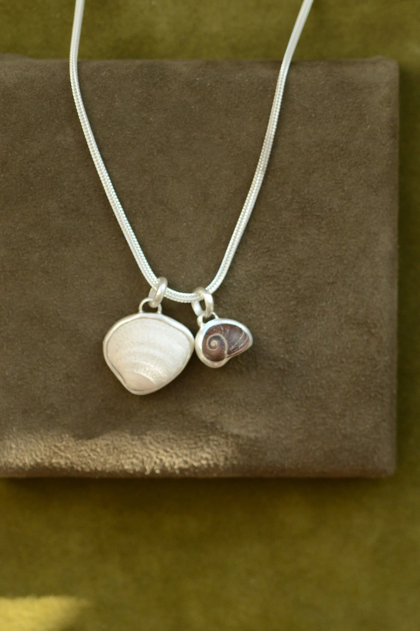 Dunton_Ellerkamp_Shell_Pendants_Fall_Capsule_2_web-14.jpg