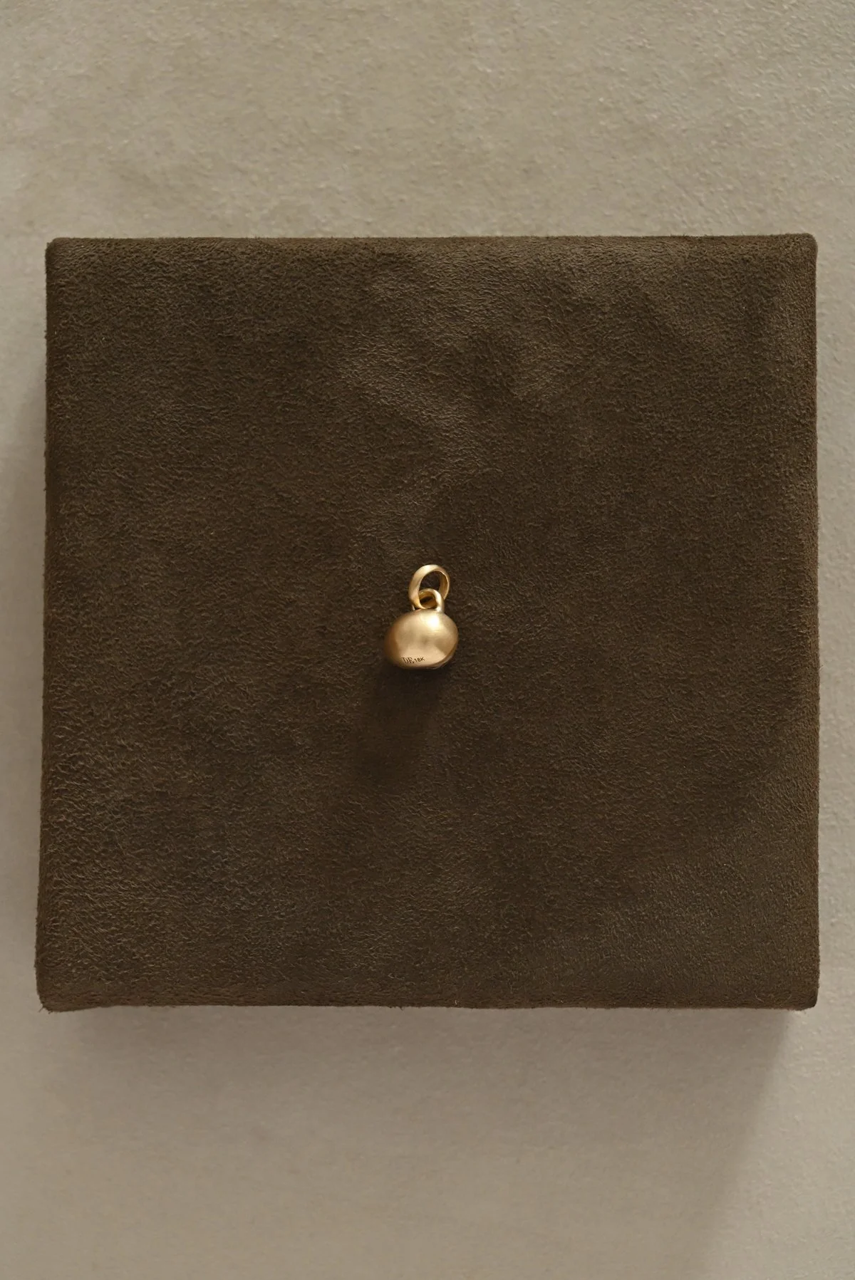 Dunton-Ellerkamp-Gold-Shell-Pendant-August-2026-Web-19.jpg