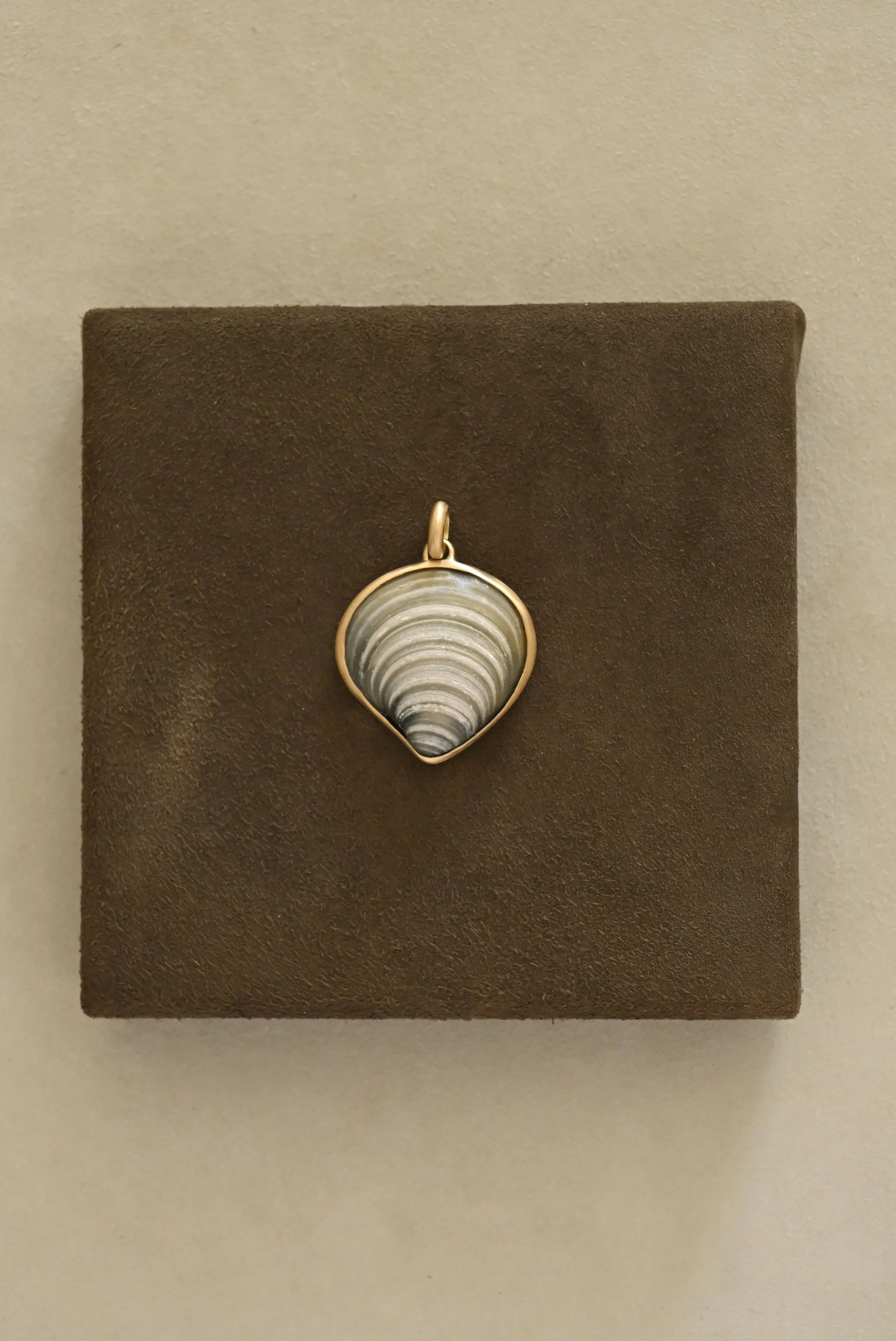 Gold Shell Pendant No. 27