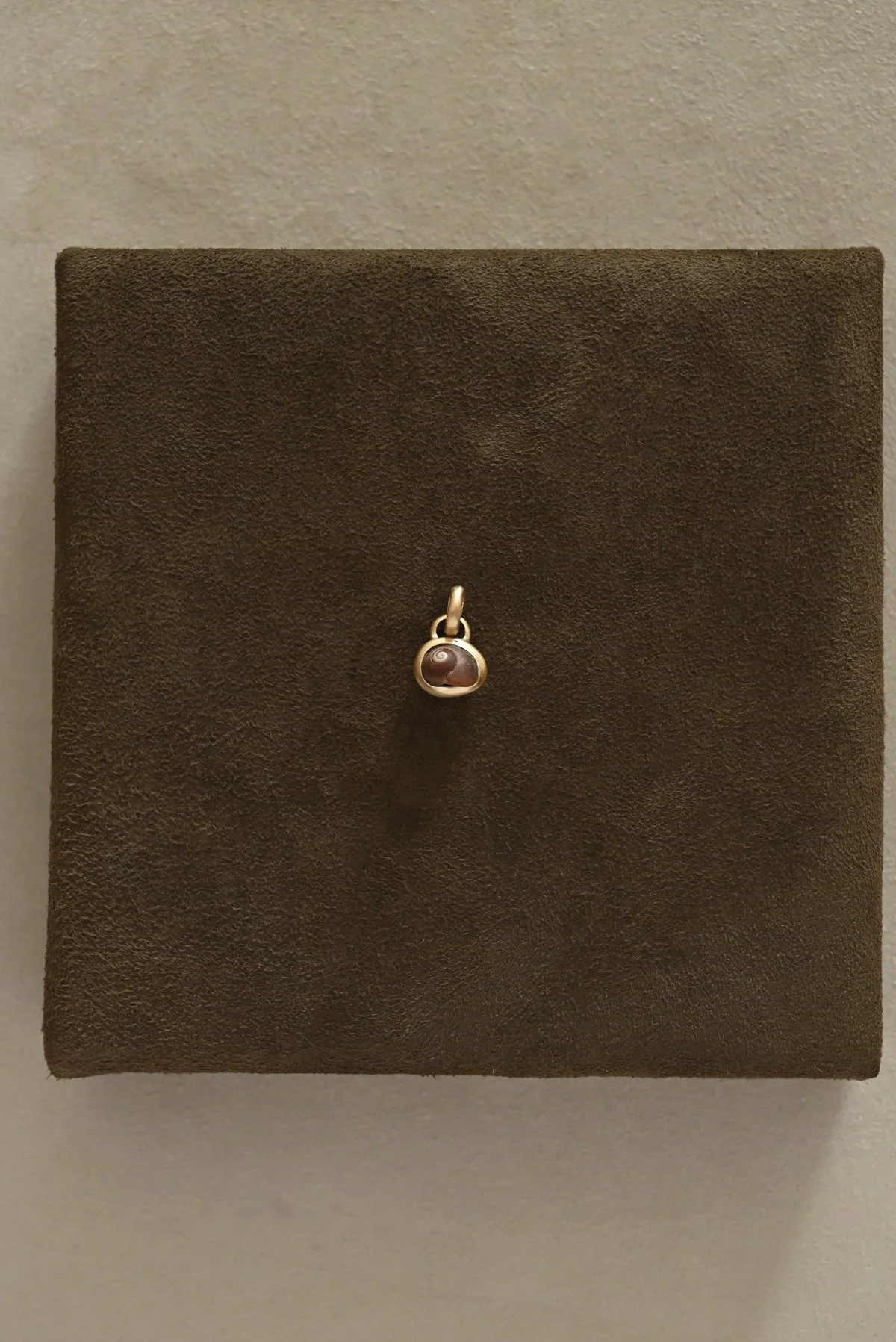 Dunton-Ellerkamp-Gold-Shell-Pendant-August-2026-Web-18.jpg