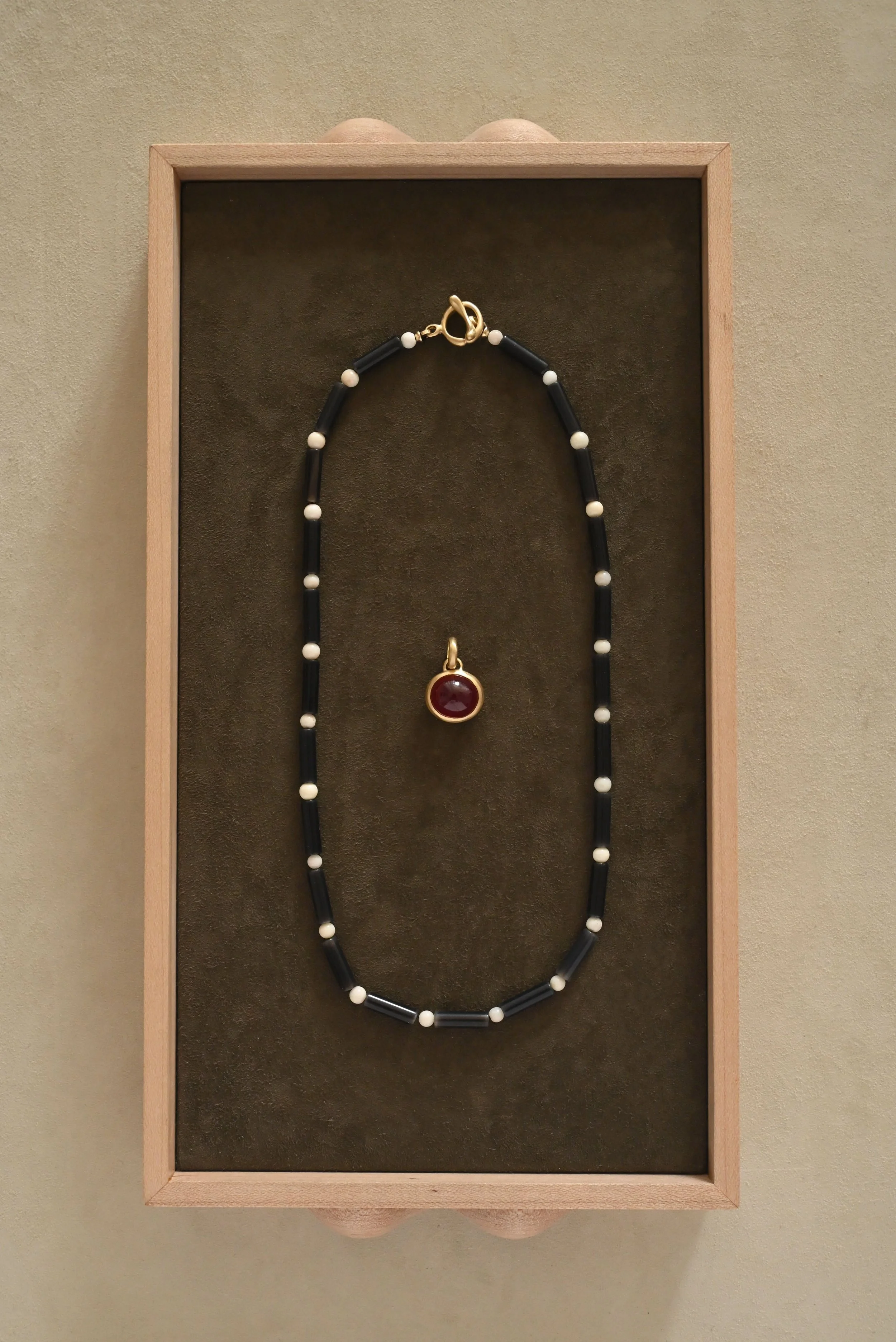 Dunton-Ellerkamp-Fall-Capsule-2026-Web-Agate-Angels-Skin-Coral-Necklace-3.jpg