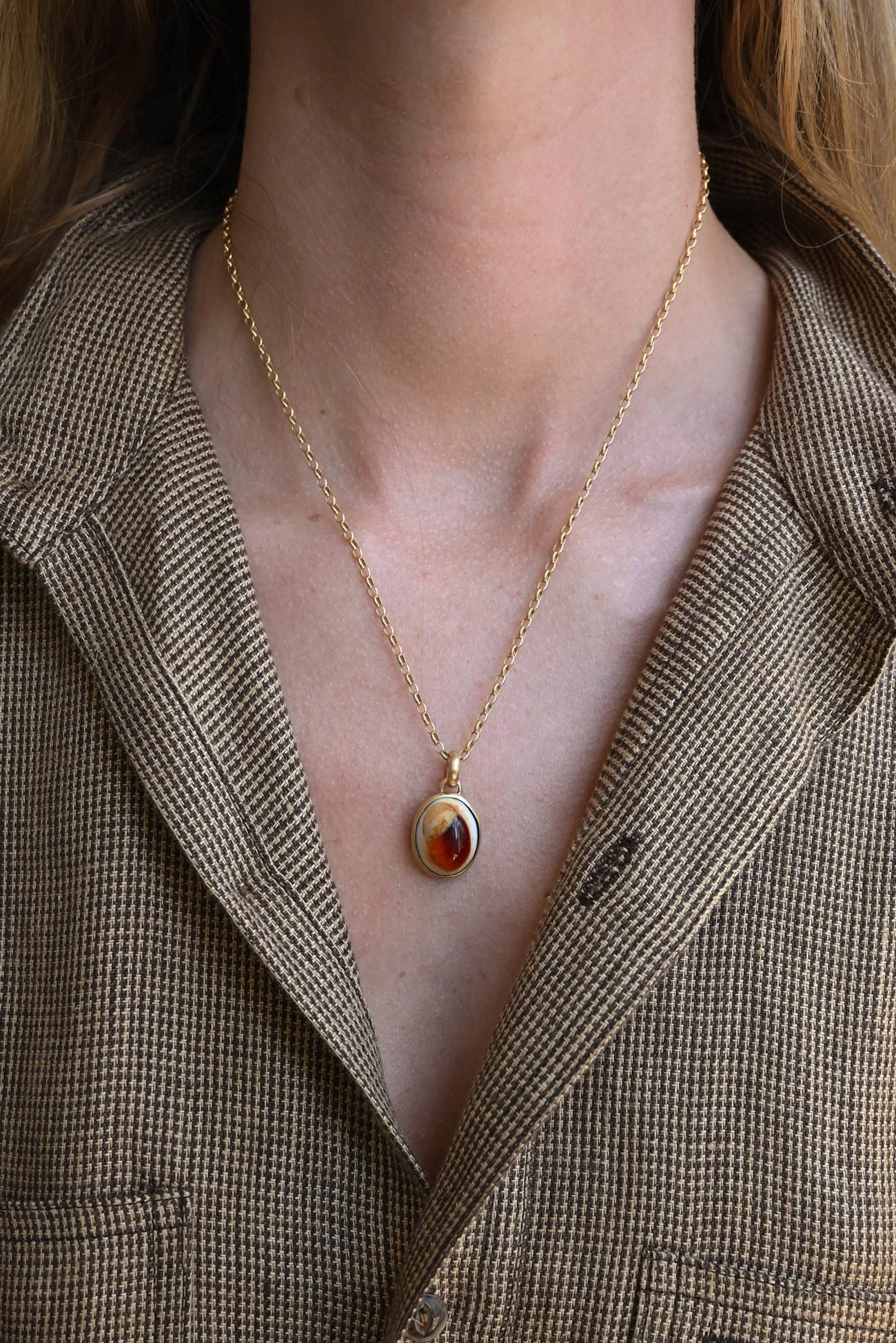 Dunton-Ellerkamp-Agate-Gold-Pendant-1.jpg