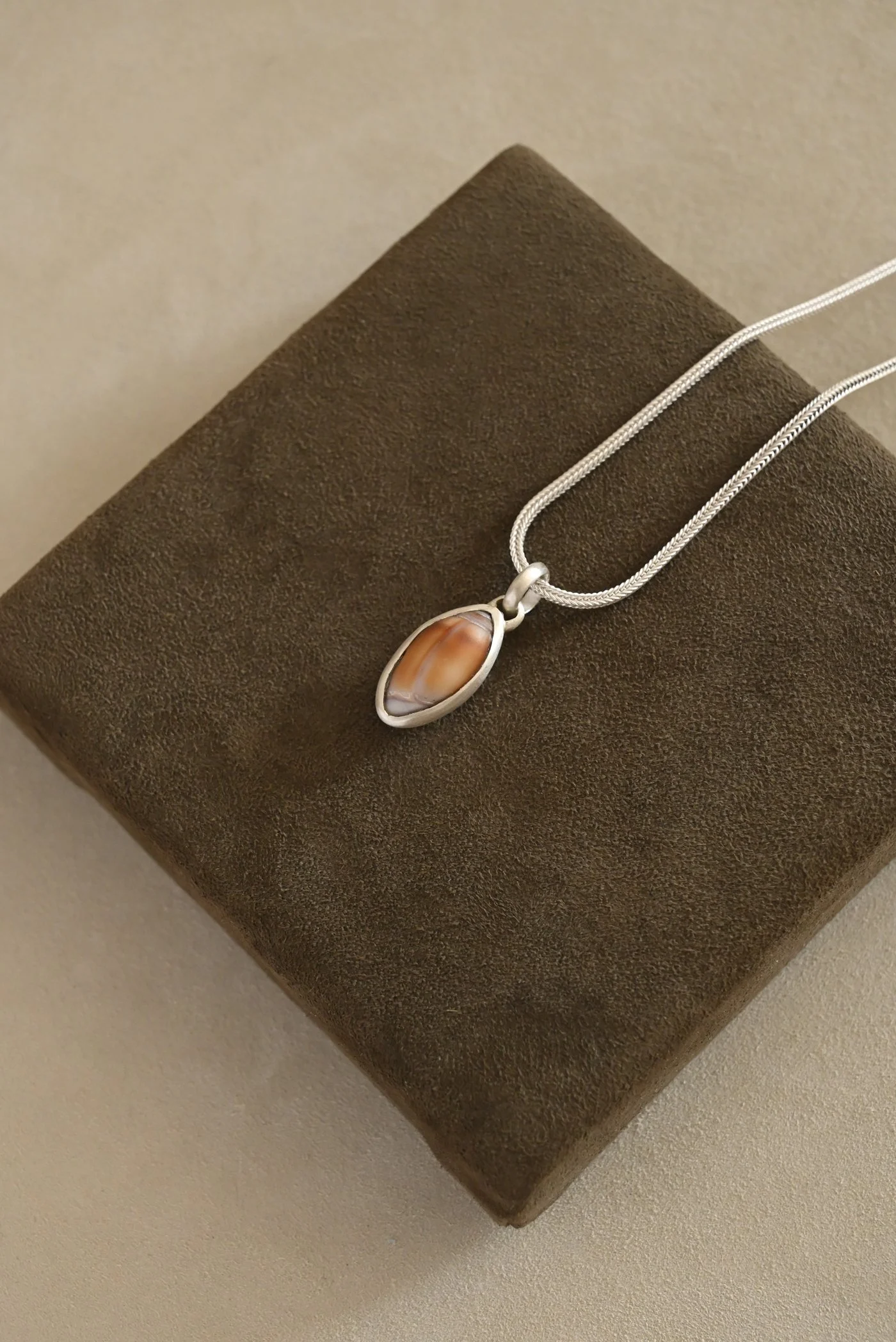 Dunton-Ellerkamp-Silver-Shell-Pendant-Web-2.jpg