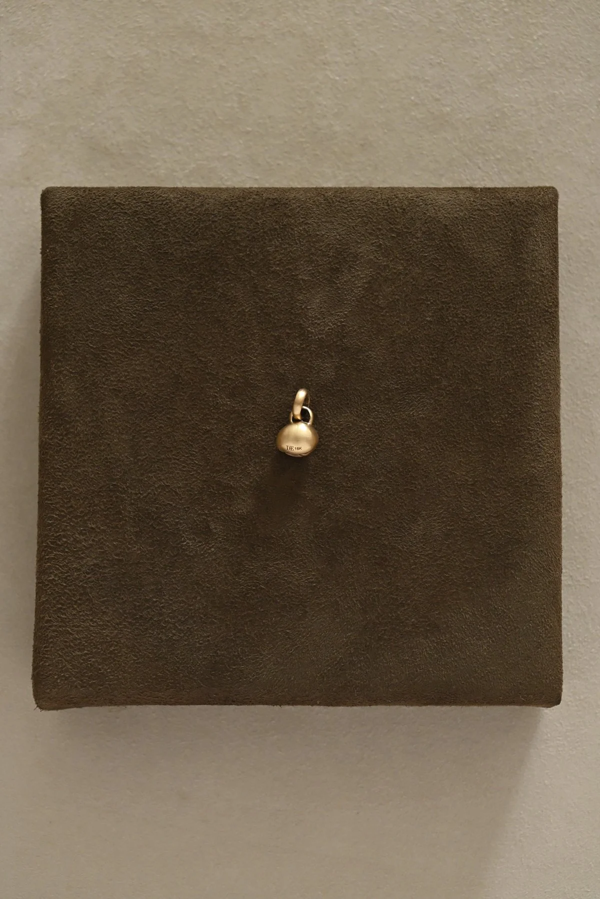 Dunton-Ellerkamp-Gold-Shell-Pendant-August-2026-Web-11.jpg