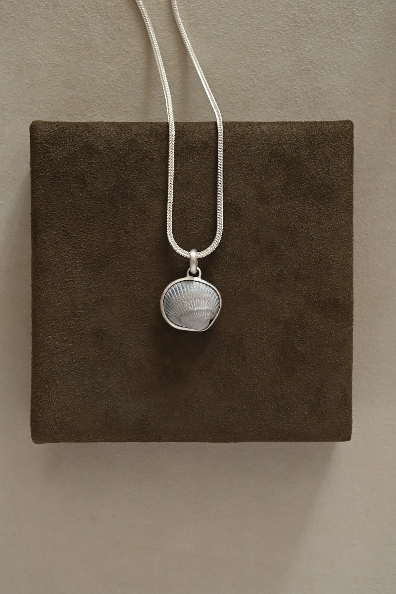 Dunton-Ellerkamp-Silver-Shell-Pendant-August-2026-Web-1.jpg