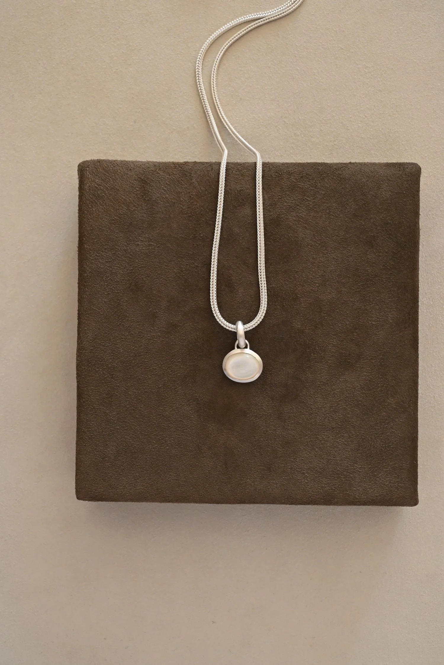 Dunton-Ellerkamp-Mother-Of-Pearl-Pendant-3.jpg