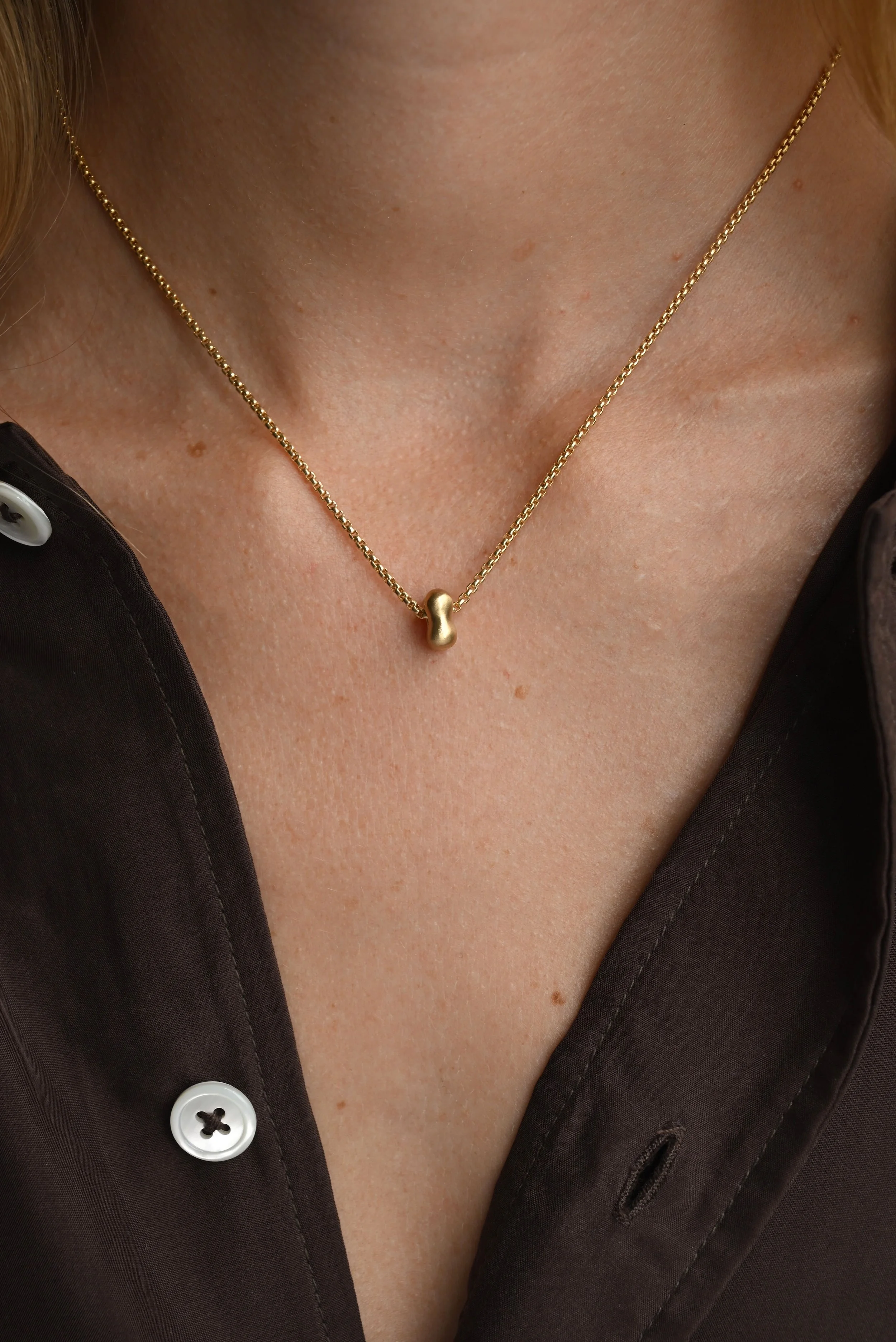 Dunton-Ellerkamp-Fall-Capsule-Collection-2026-Gold-Owen-Spinner-Pendant-Single-2.jpg