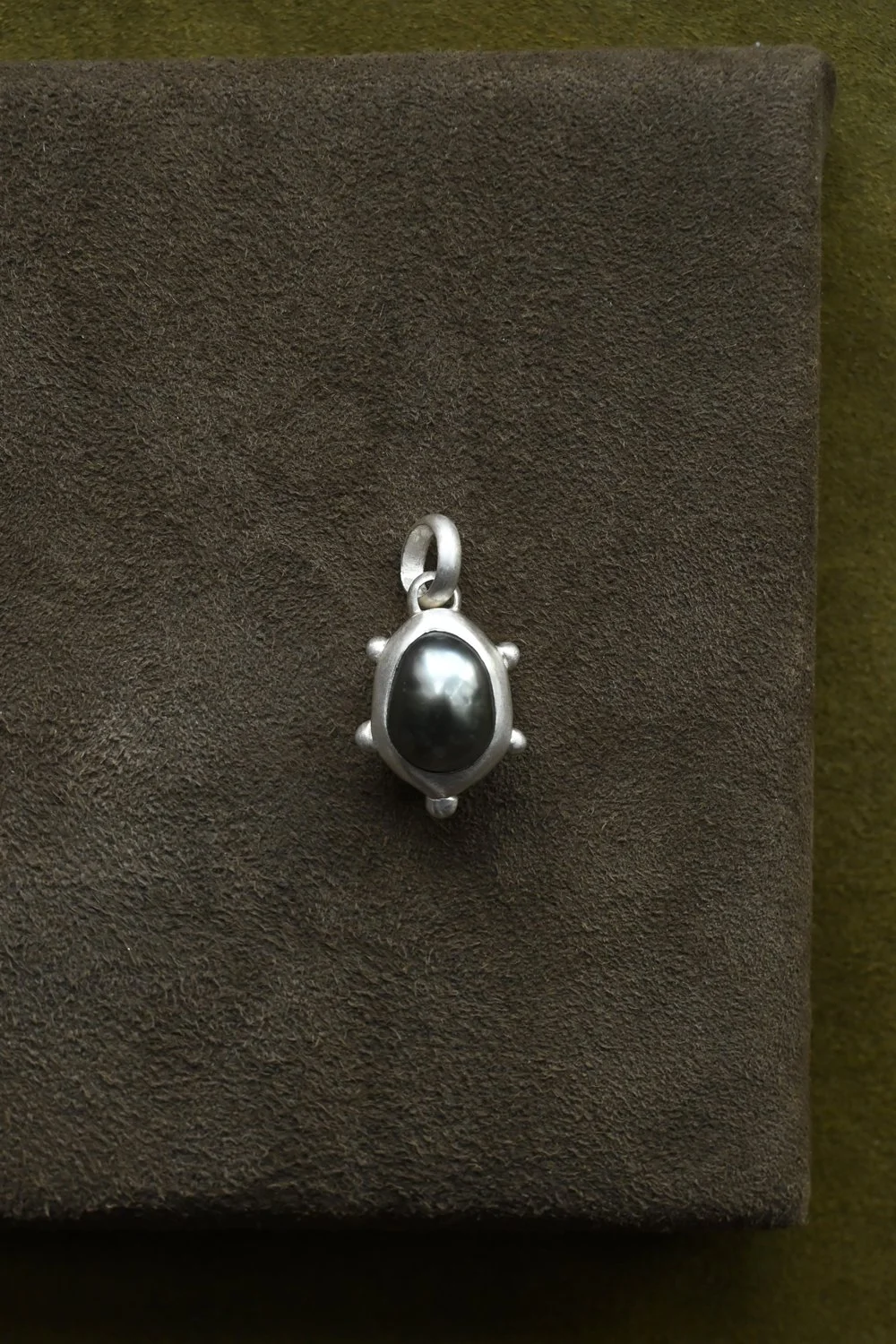 Dunton_Ellerkamp_OOAK_Pearl_1.jpg