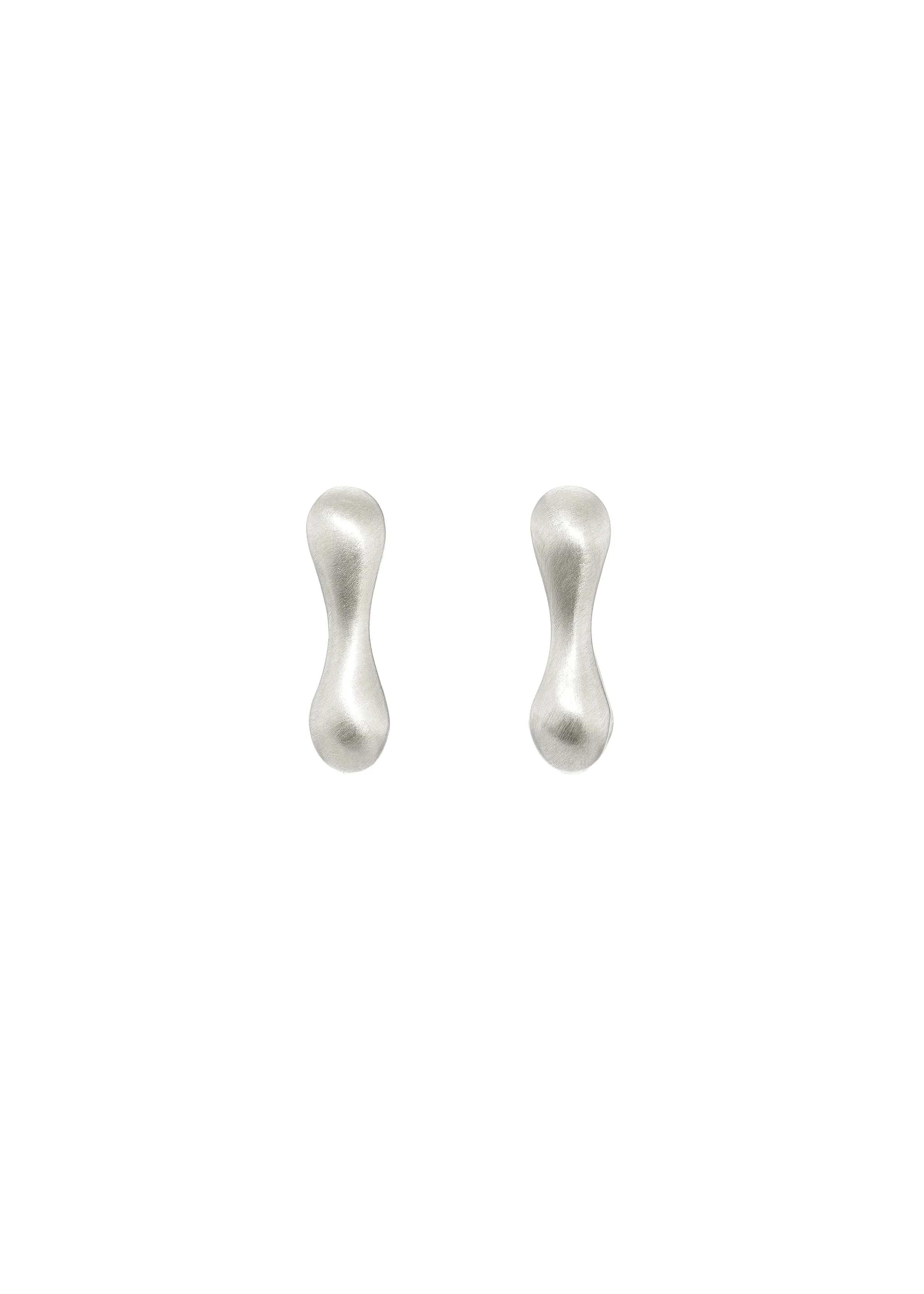 Dunton_Ellerkamp_Owen_Huggies_5mm_Silver_Web.jpg