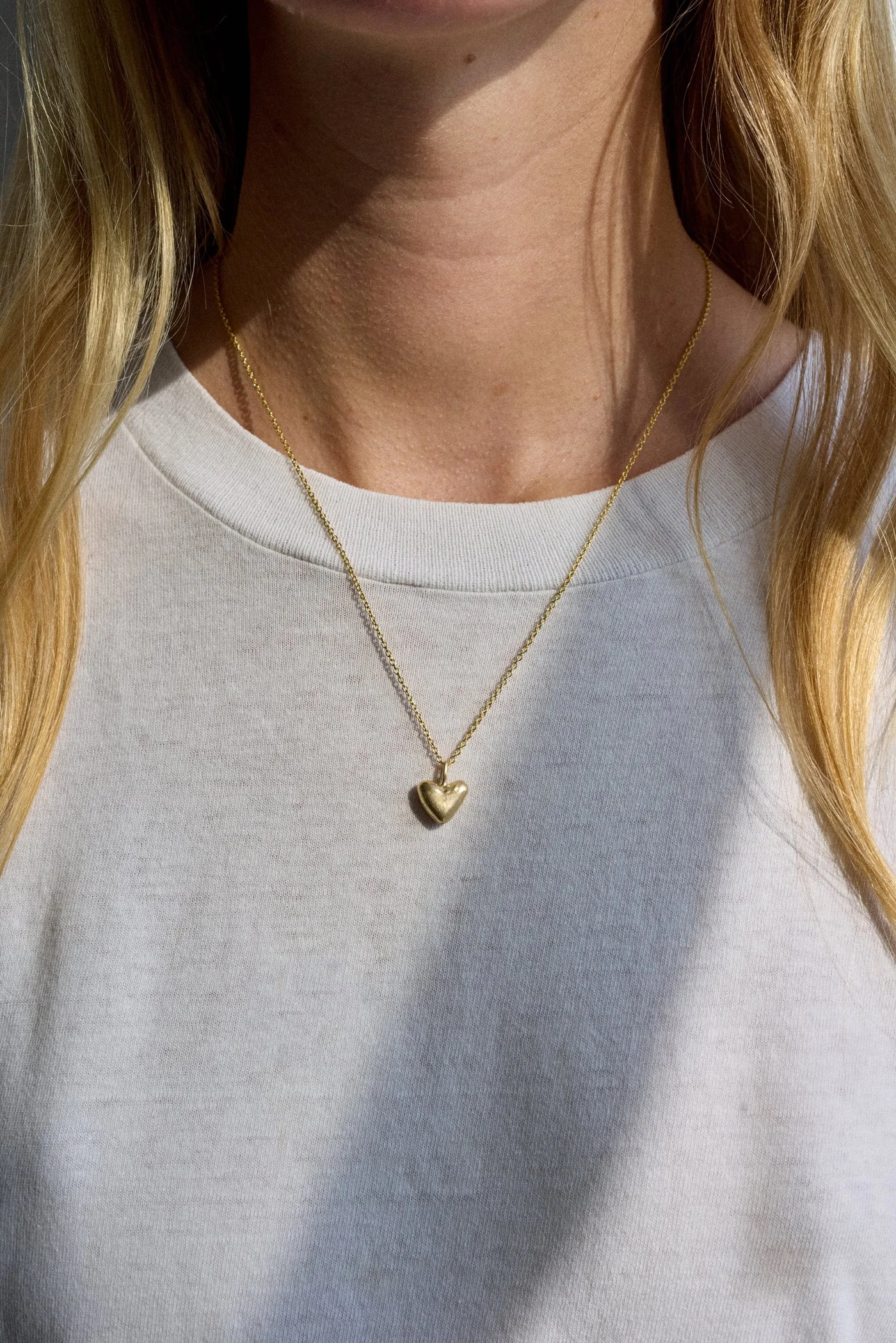 Gold Diminutive American Folk Heart Pendant