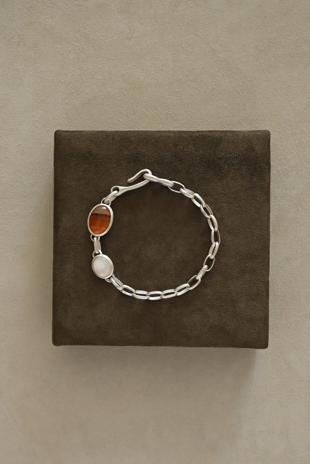 Baby Elevine Bracelet with Montana Agate and Mother of Pearl No. 2