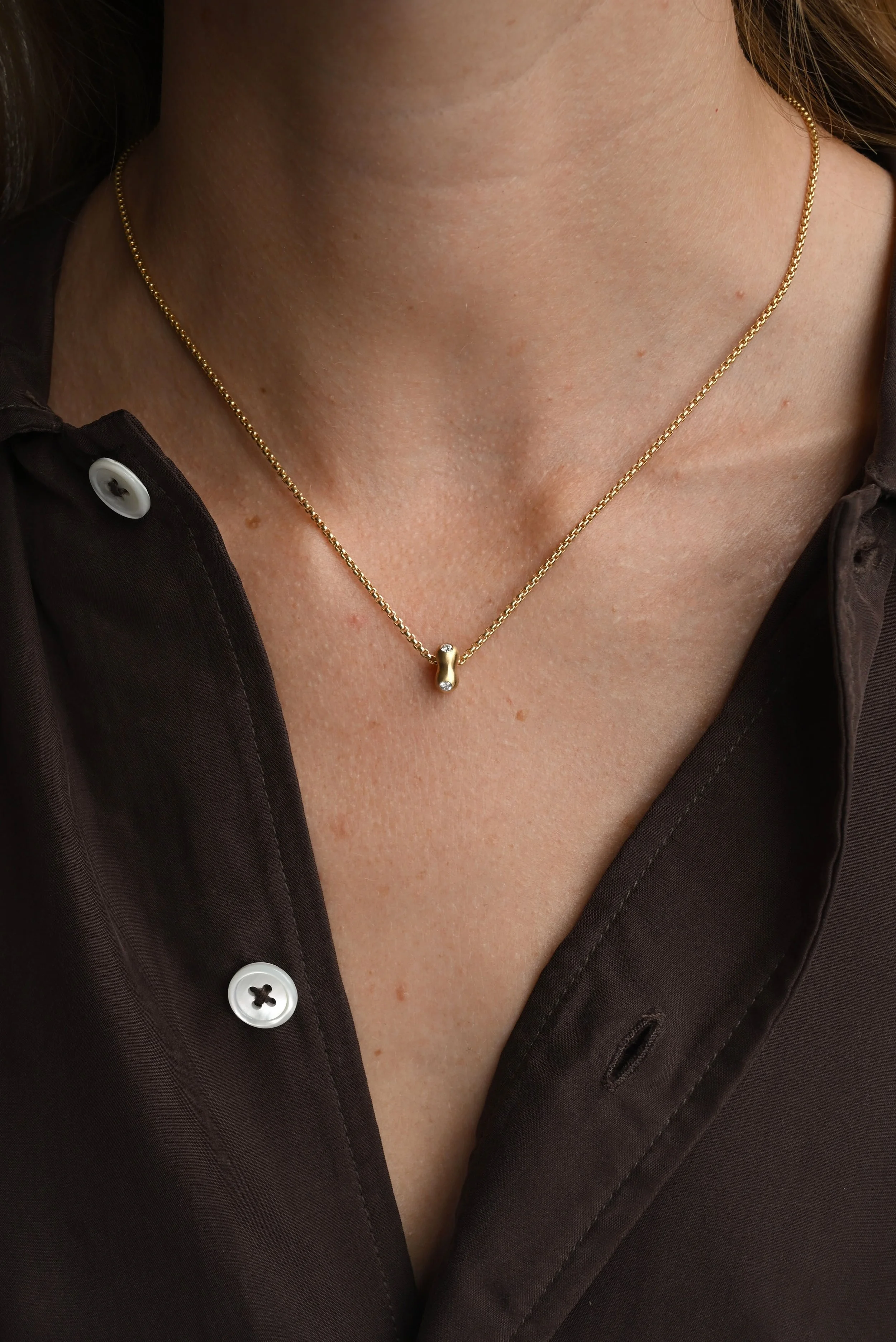 Dunton-Ellerkamp-Fall-Capsule-Collection-2026-Gold-Owen-Spinner-Pendant-Single-3.jpg