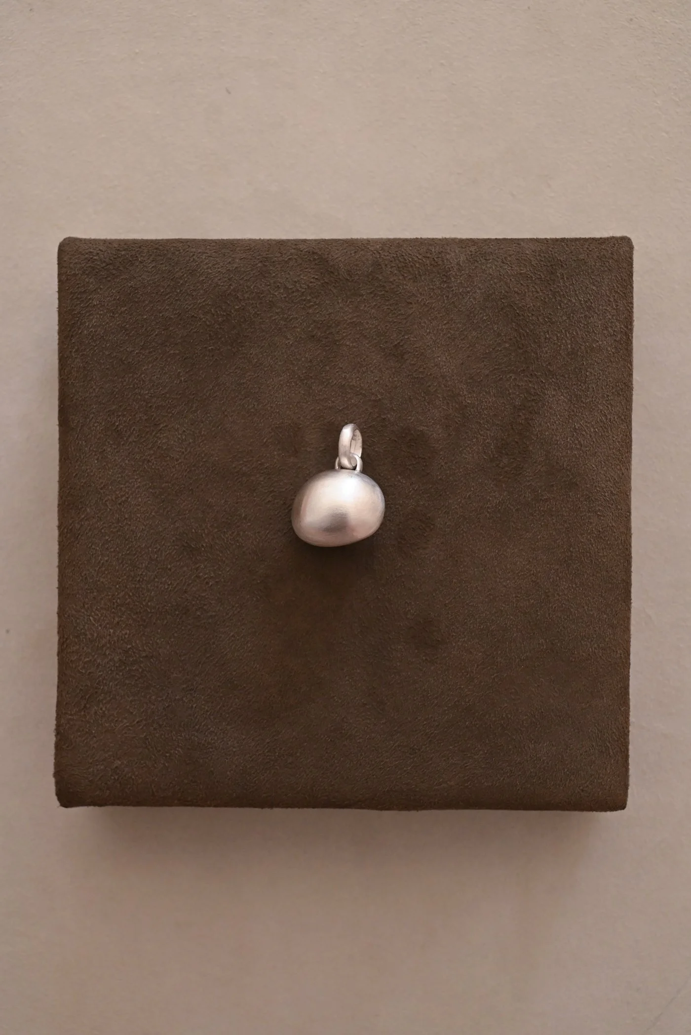 Dunton-Ellerkamp-Shell-Pendants-July-2026-3.jpg