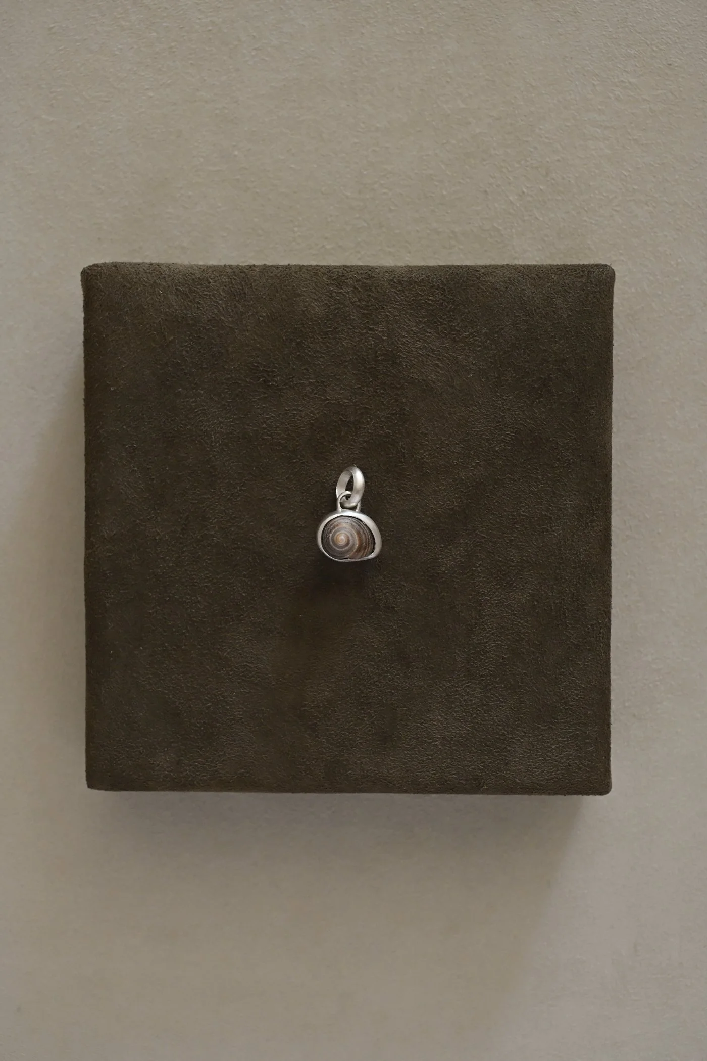 Dunton-Ellerkamp-Silver-Shell-Pendant-2.jpg