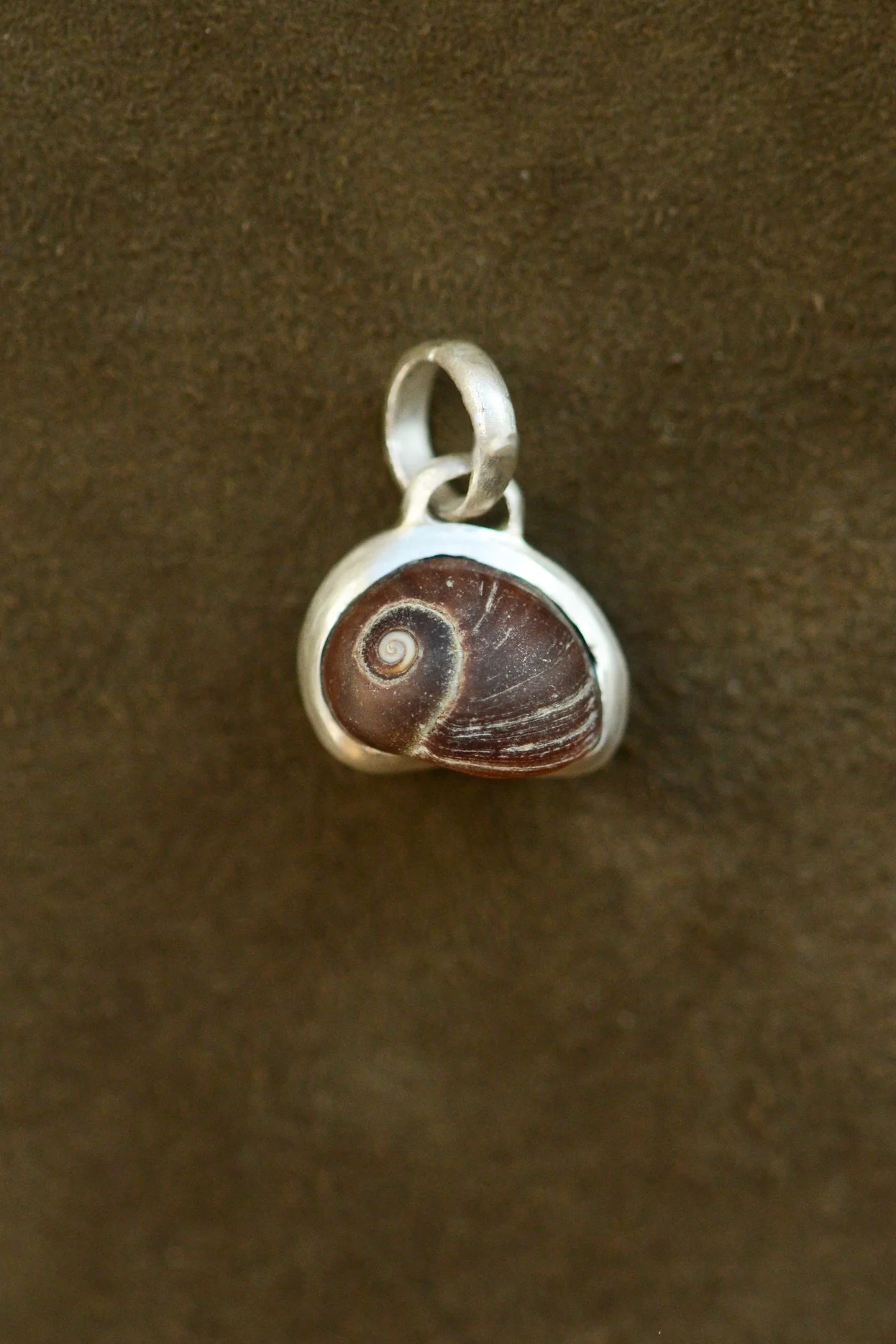 Dunton_Ellerkamp_Shell_Pendants_Fall_Capsule_2_web-11.jpg