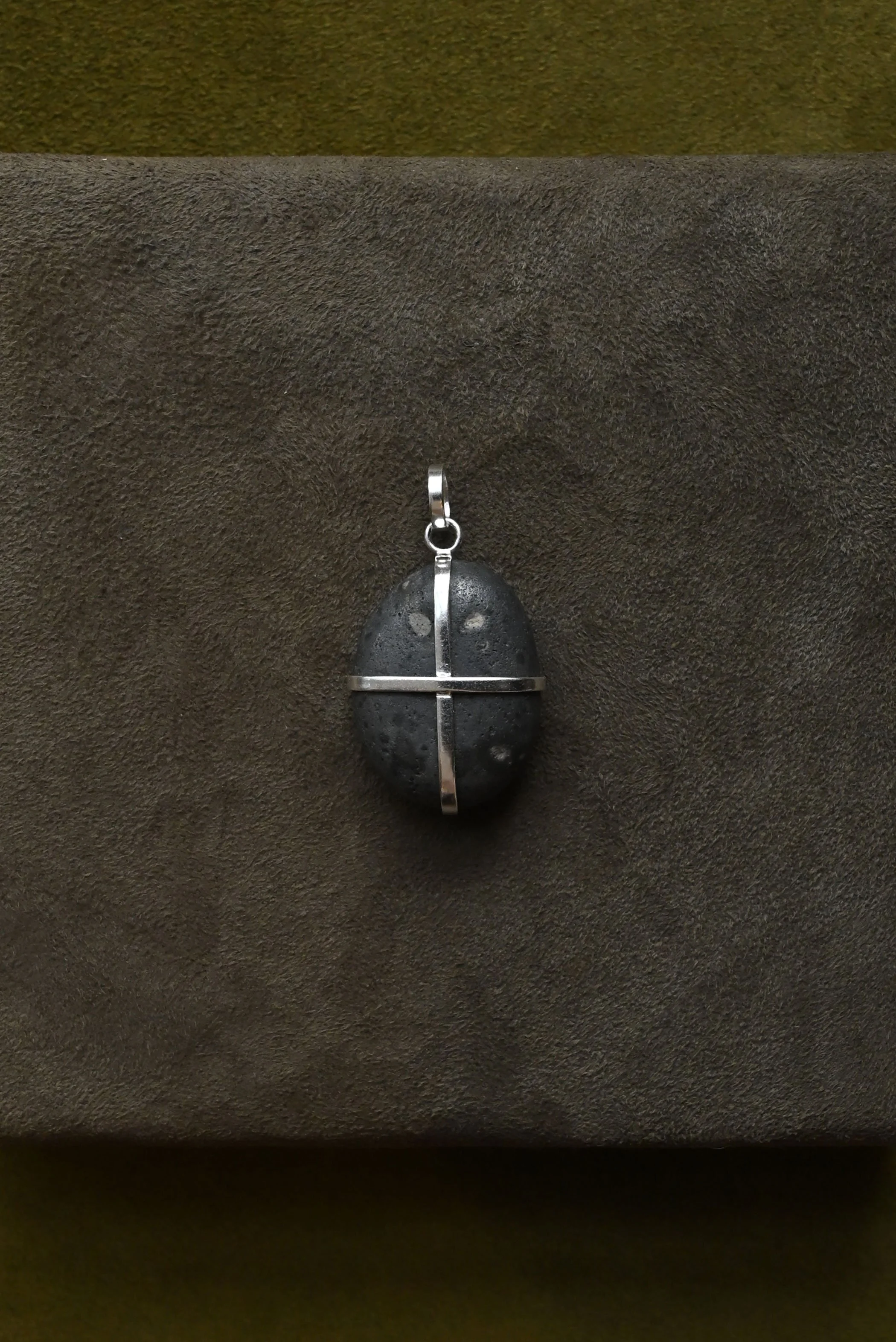 Stone_Pendant_08.jpg