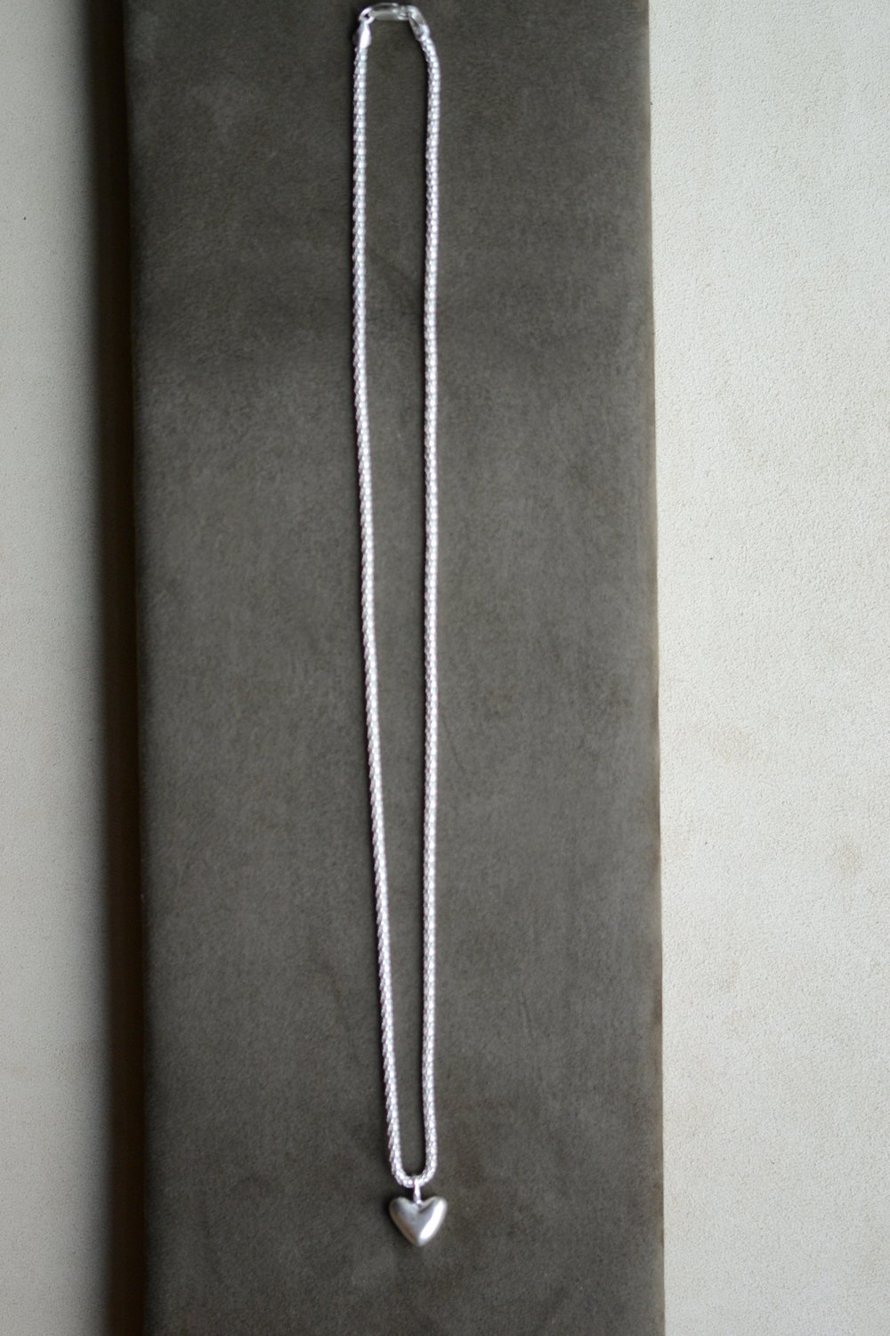 Dunton_Ellerkamp_Dimunitive_Heart_Pendant_Web_1.jpg