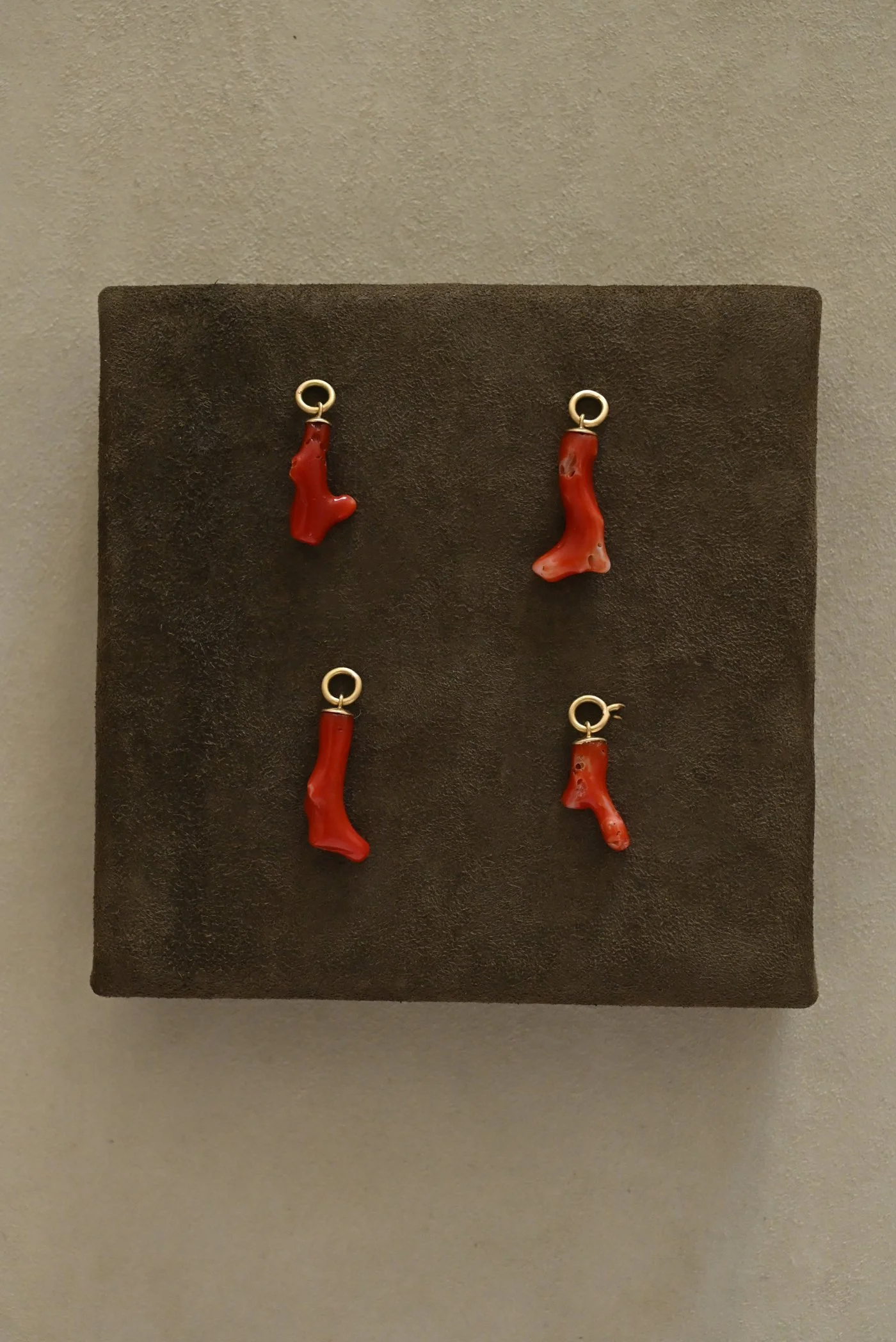 Dunton-Ellerkamp-Coral-Talisman-Backsdie.jpg