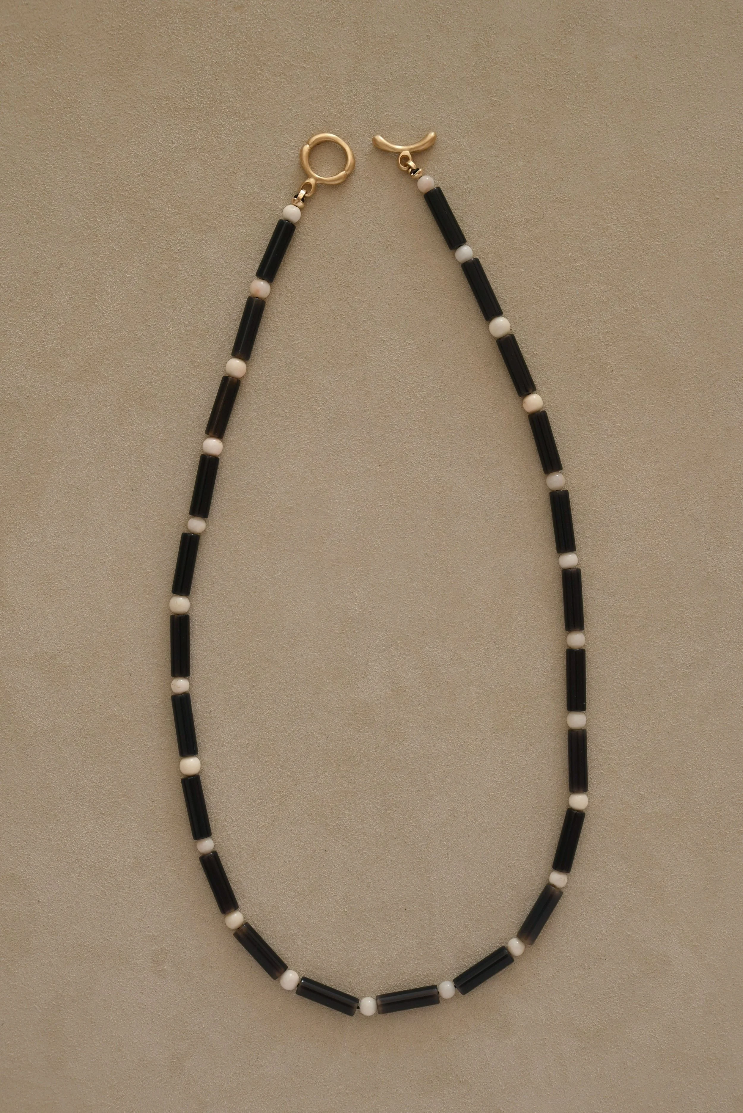 Dunton-Ellerkamp-Fall-Capsule-2026-Web-Agate-Angels-Skin-Coral-Necklace-1.jpg