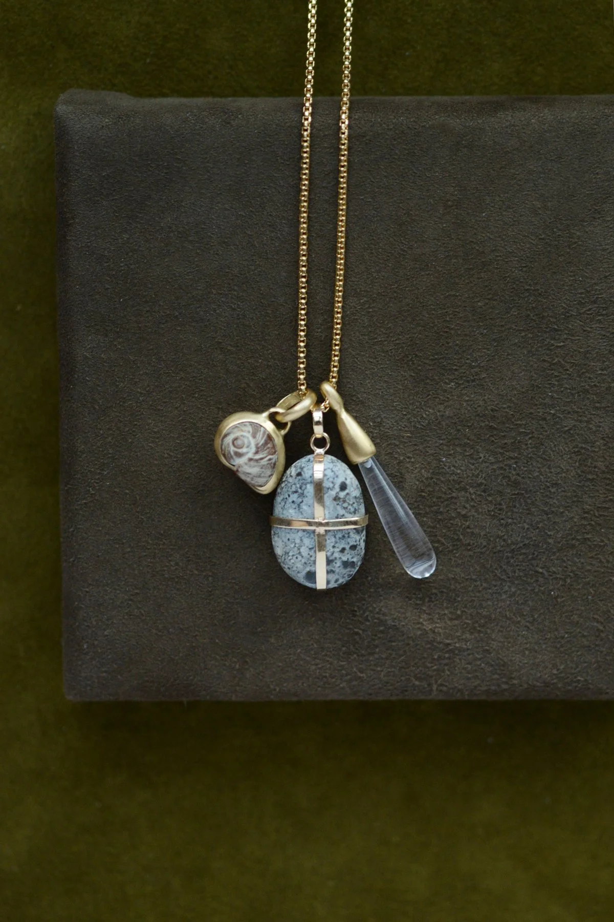 Dunton_Ellerkamp_Fall_Capsule_Nathalie_Mathoulin_Ribbon_Stone_Pendant_3.jpg