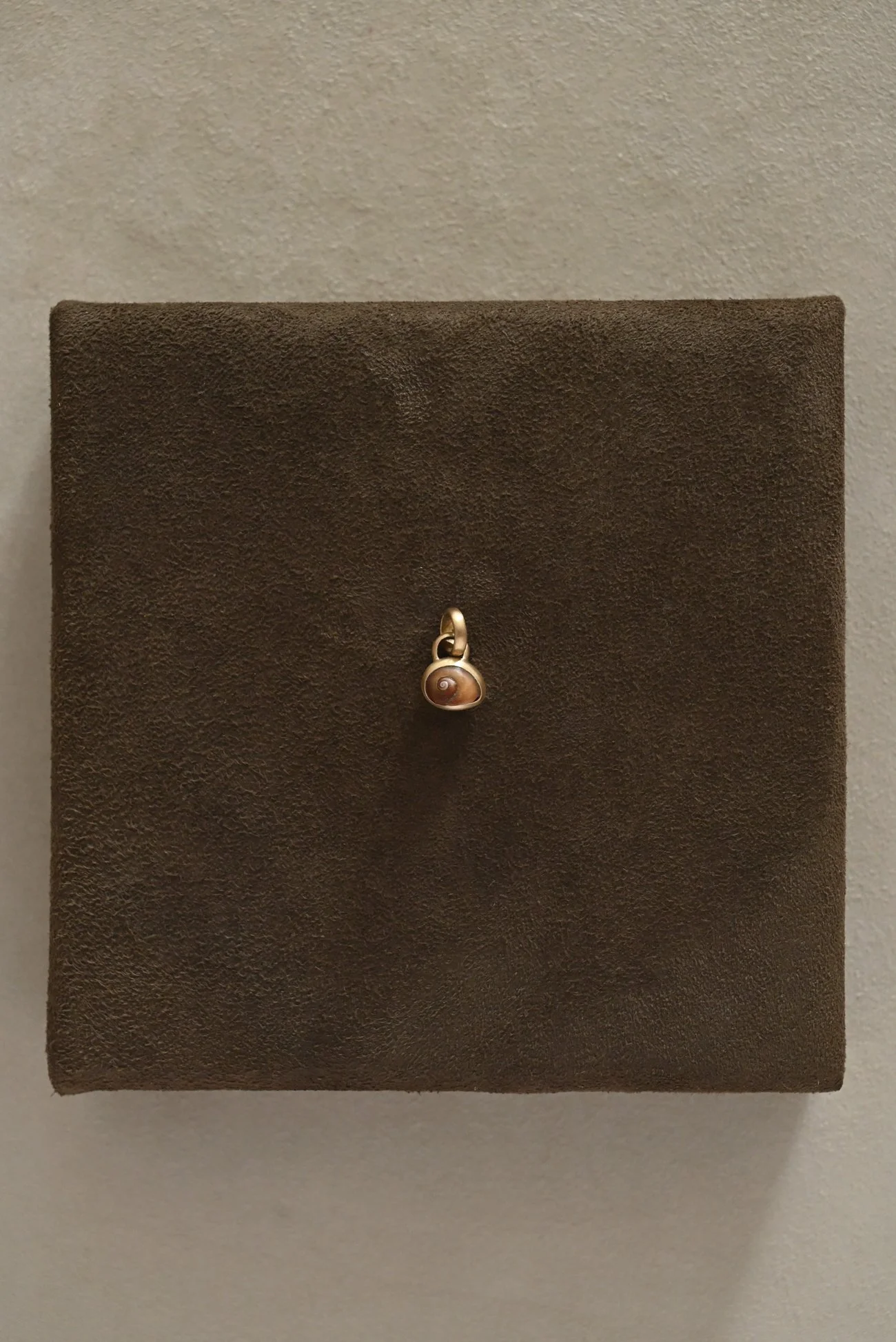 Gold Shell Pendant No. 21