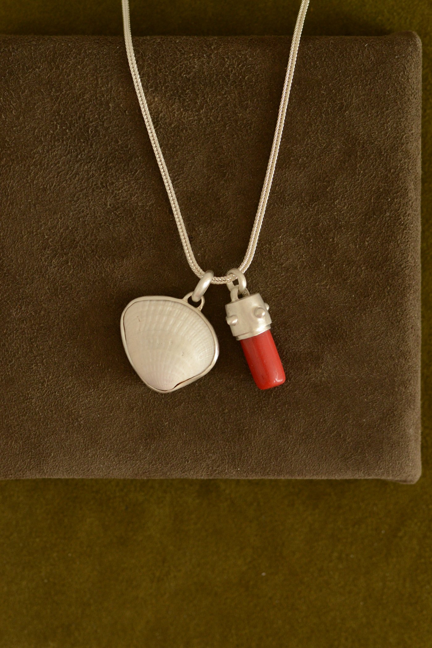 Dunton_Ellerkamp_Shell_Pendant_43_WEb_1.jpg