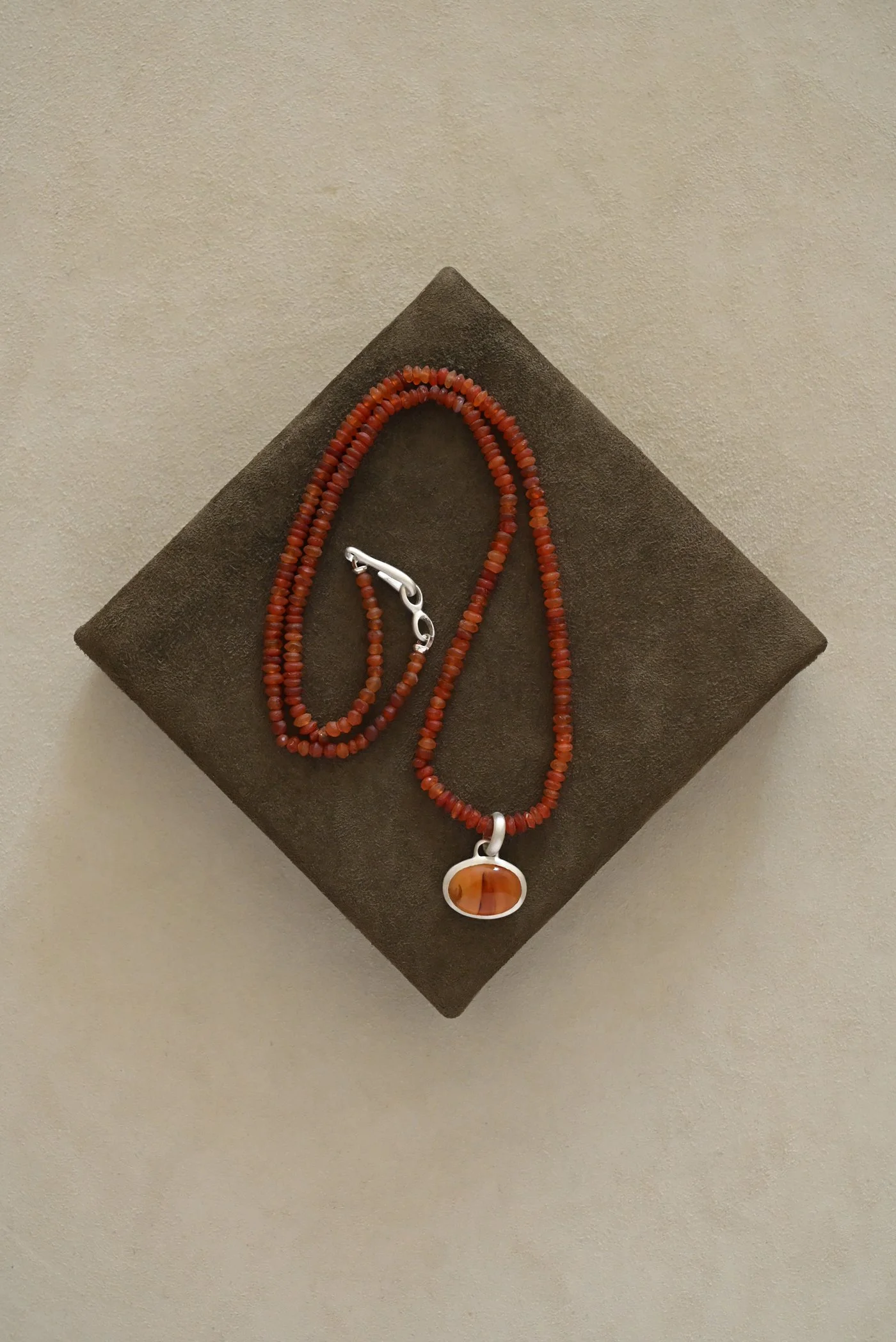 Dunton-Ellerkamp-Carnelian-Necklace-Agate-2.jpg