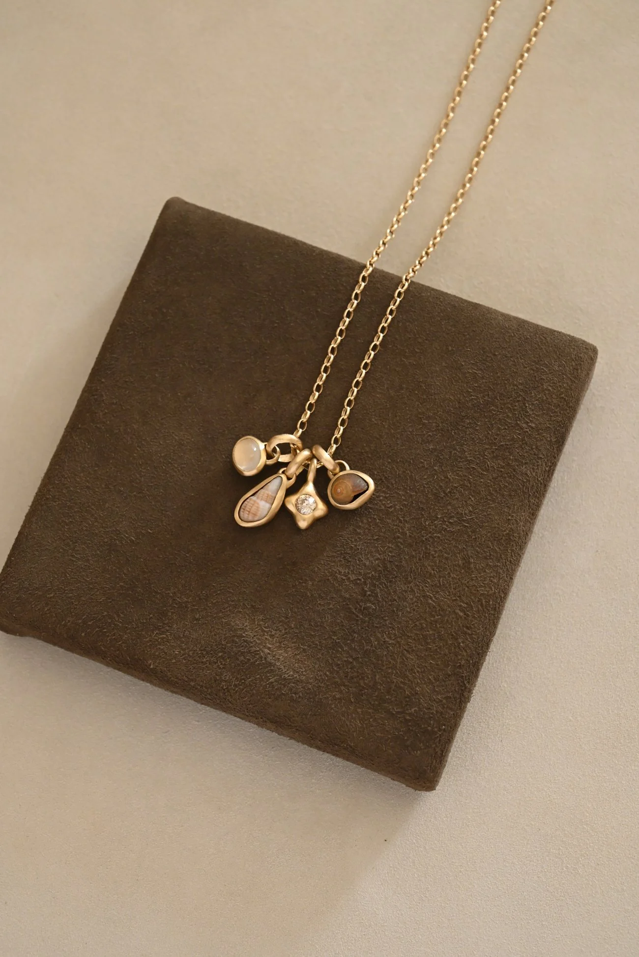 Dunton-Ellerkamp-Gold-Moonstone-Pendant-4.jpg