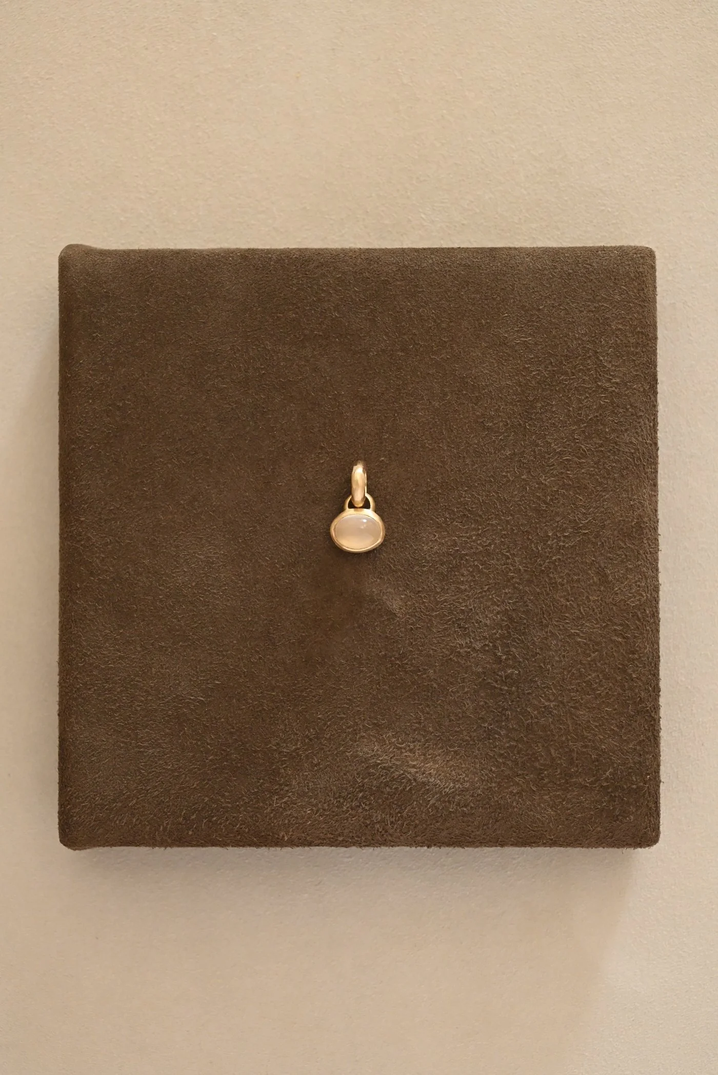 Dunton-Ellerkamp-Gold-Moonstone-Pendant-5.jpg