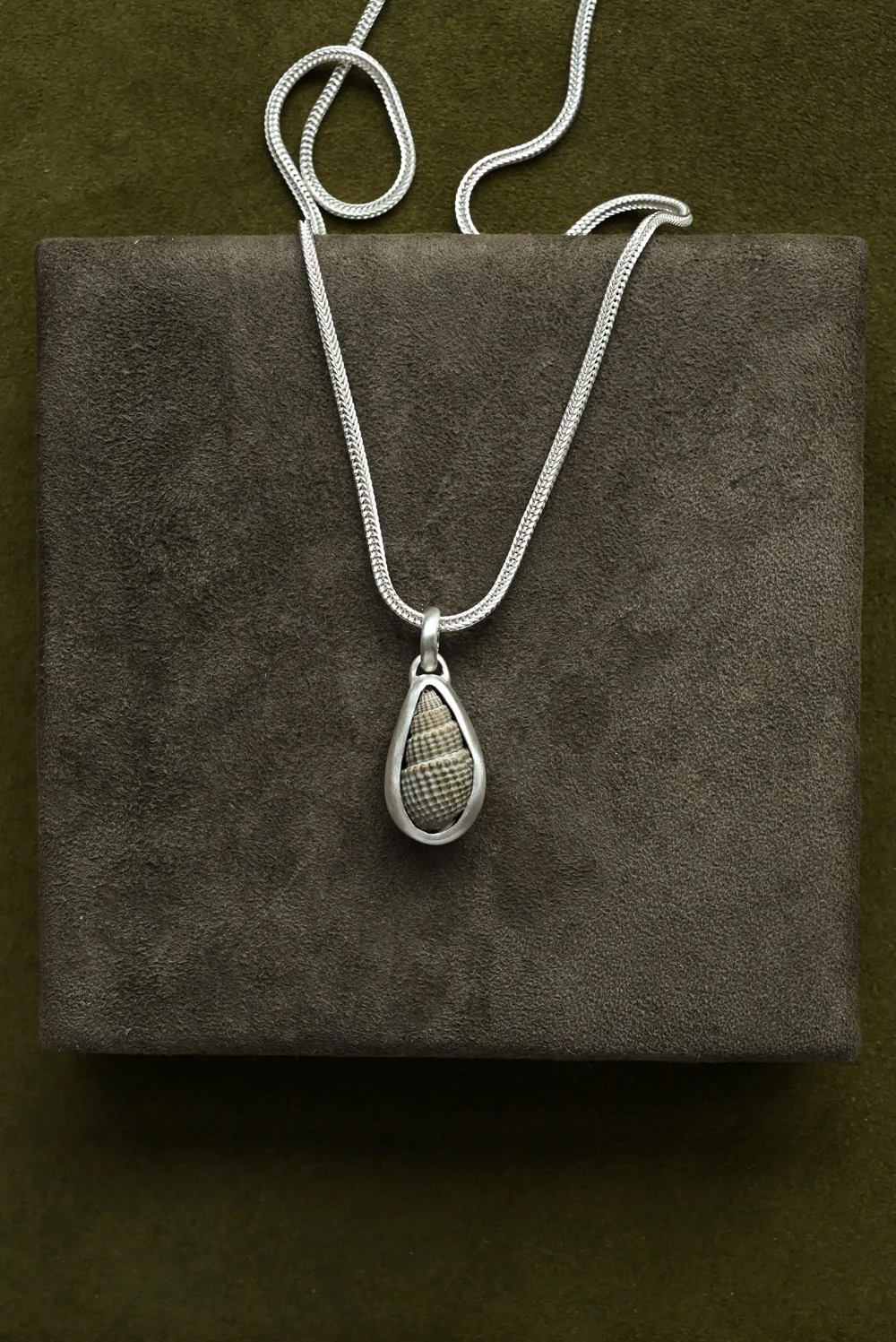 Dunton_Ellerkamp_Silver_Shell_Pendant_21.jpg