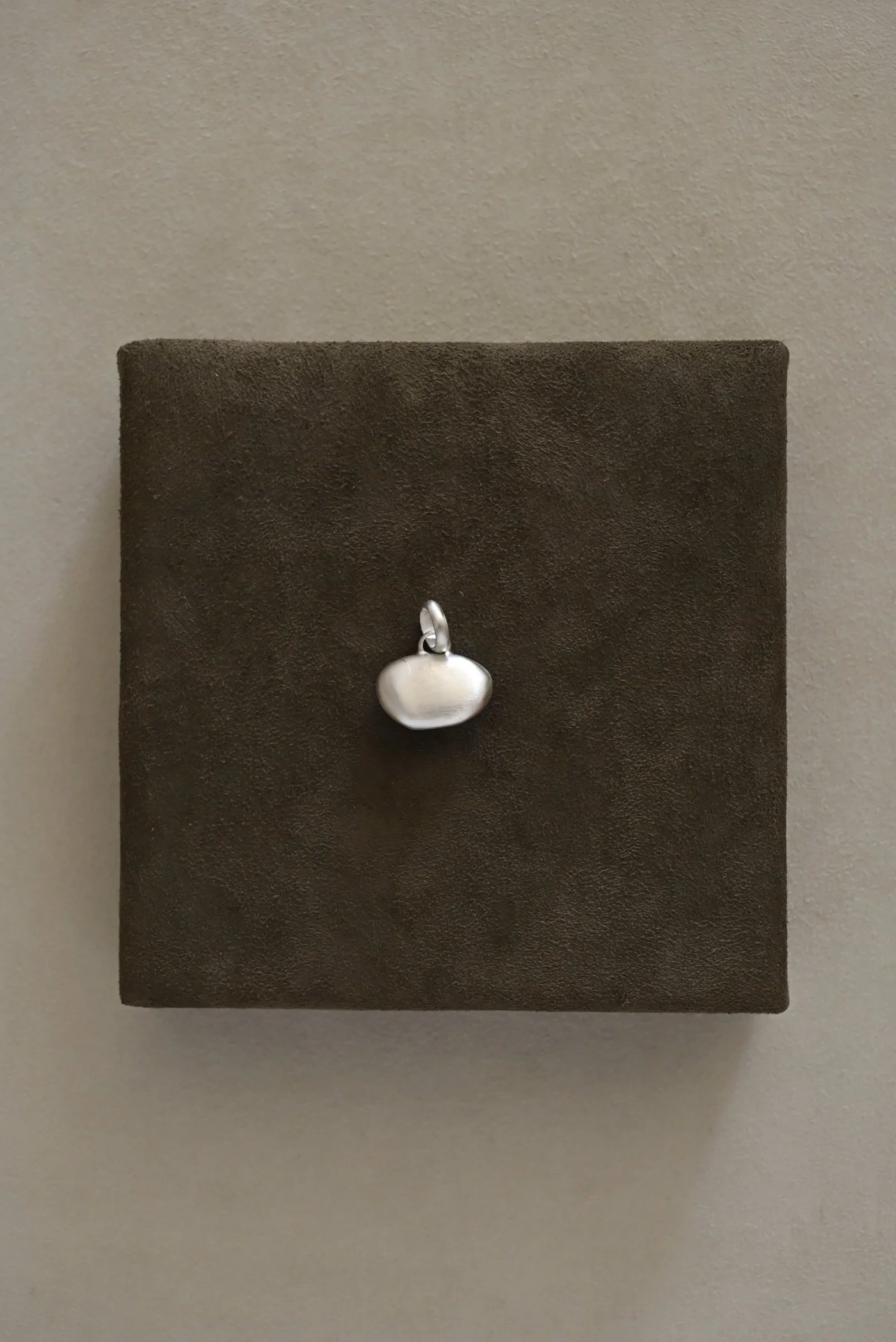 Dunton-Ellerkamp-Silver-Shell-Pendant-3.jpg