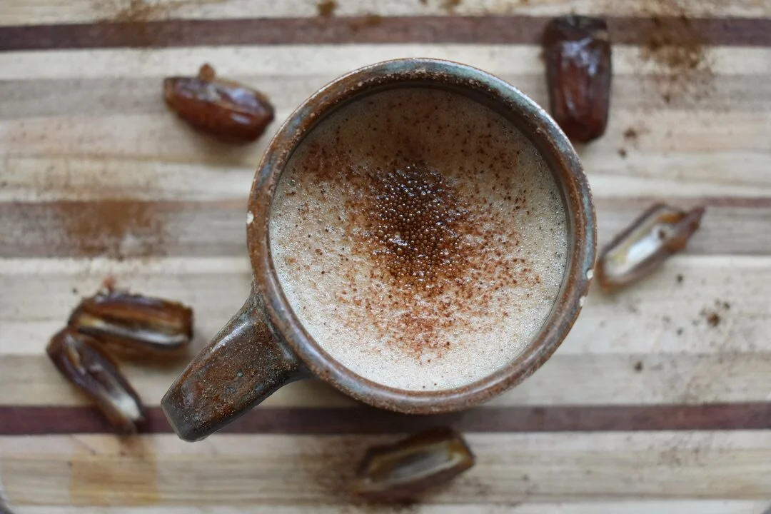 A hearty Dandy Blend, Chai, Cocoa, Date mash up alternative to Coffee via @elzapop and @nubi_river_farm! 
My favorite blend of warming, rich and energy initiating herbs. I used a base of oat milk but any tasty milk of your choice with @jahmu_chai (t