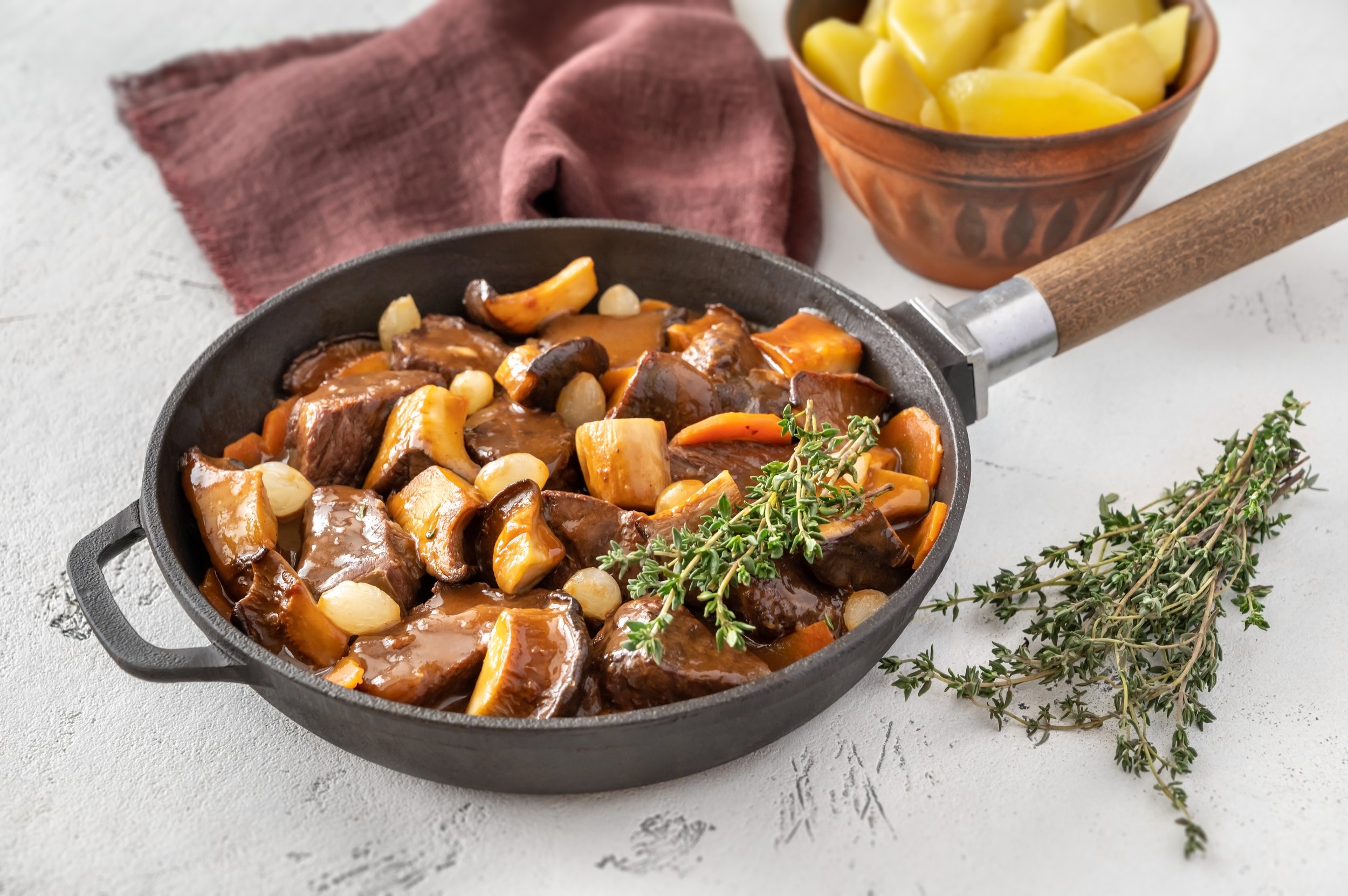 beef-bourguignon-french-beef-stew-2022-01-18-23-42-39-utc.jpg