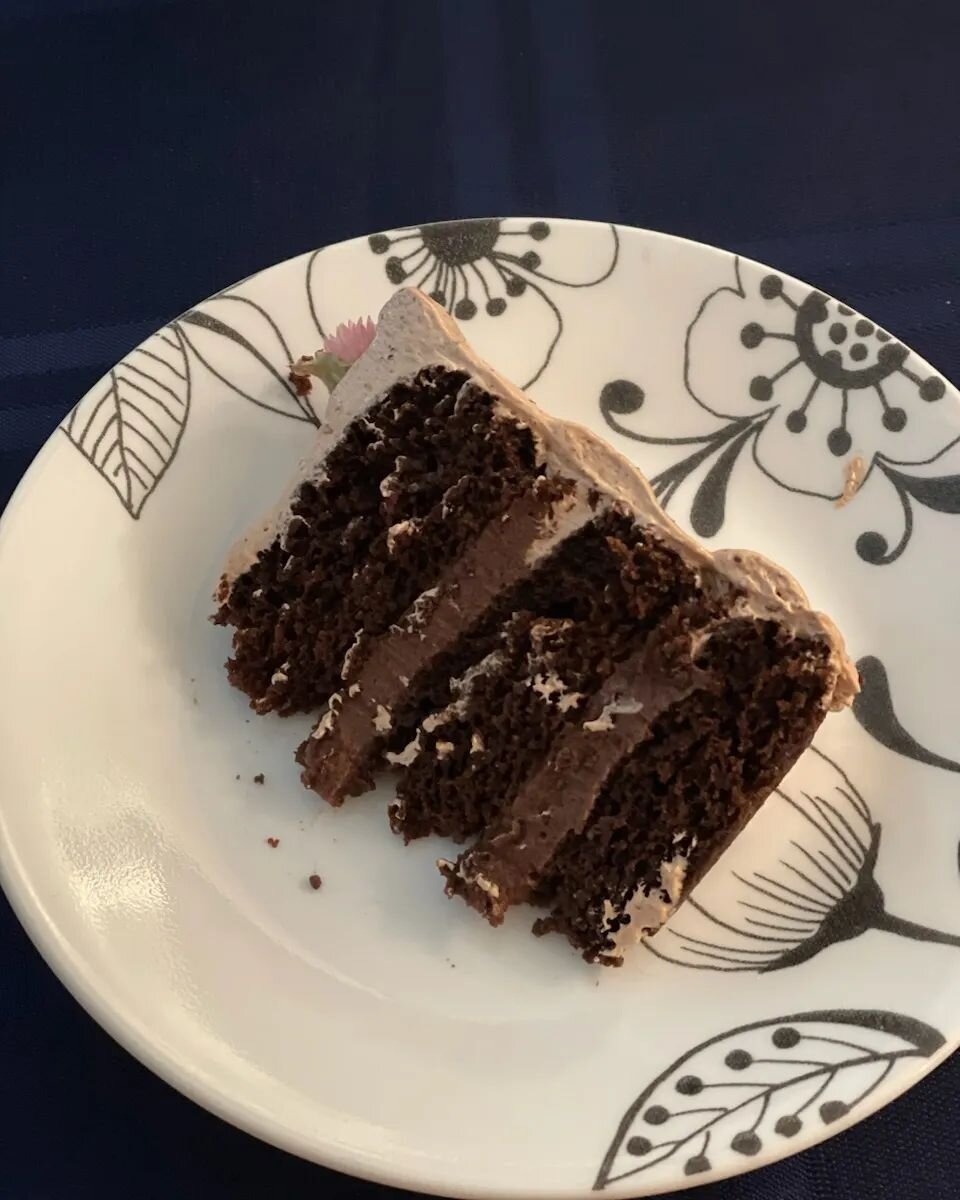 I have no words to describe the deliciousness of this chocolate mesquite cake from @geranium.club.  All I can say is, more please, and thank you for using our Mesquite Flour, Becka.