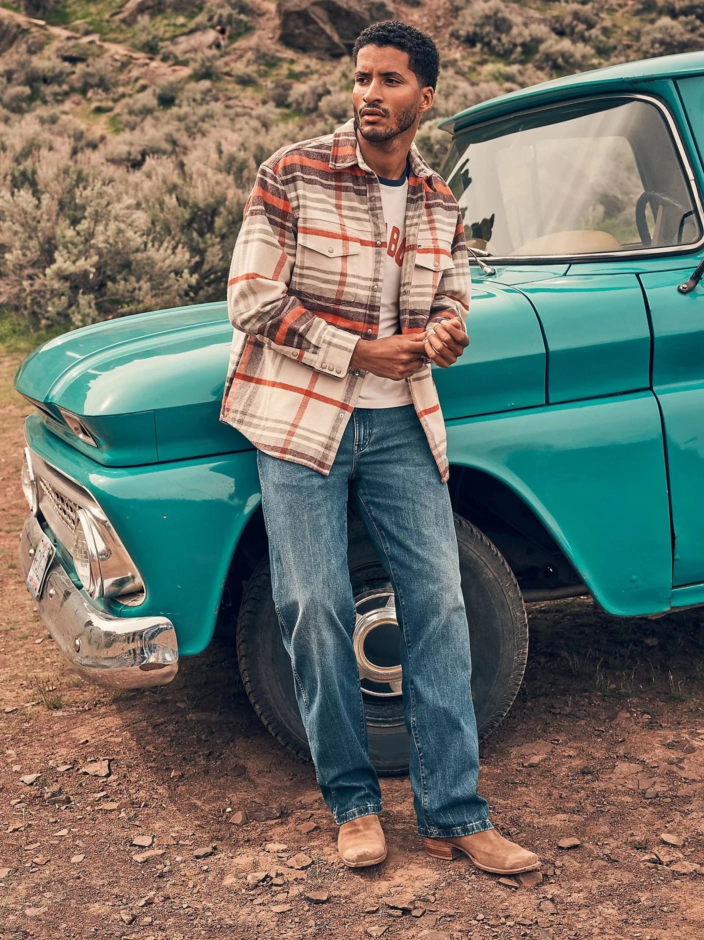 Retro blue_full body inspo.jpeg