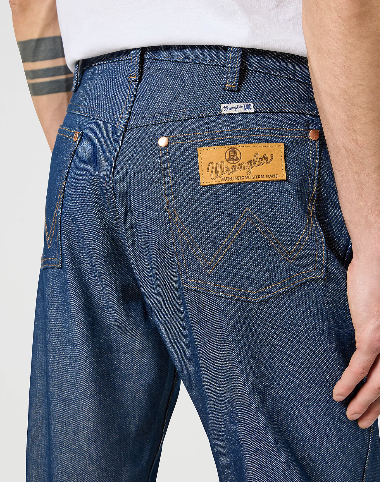 COOPER BACK DETAIL ON BODY.png