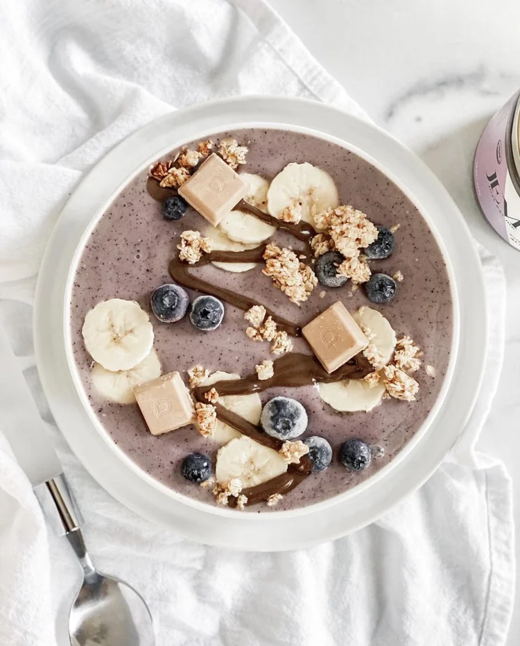 Berry Almond Butter Smoothie — Sarah & Spices