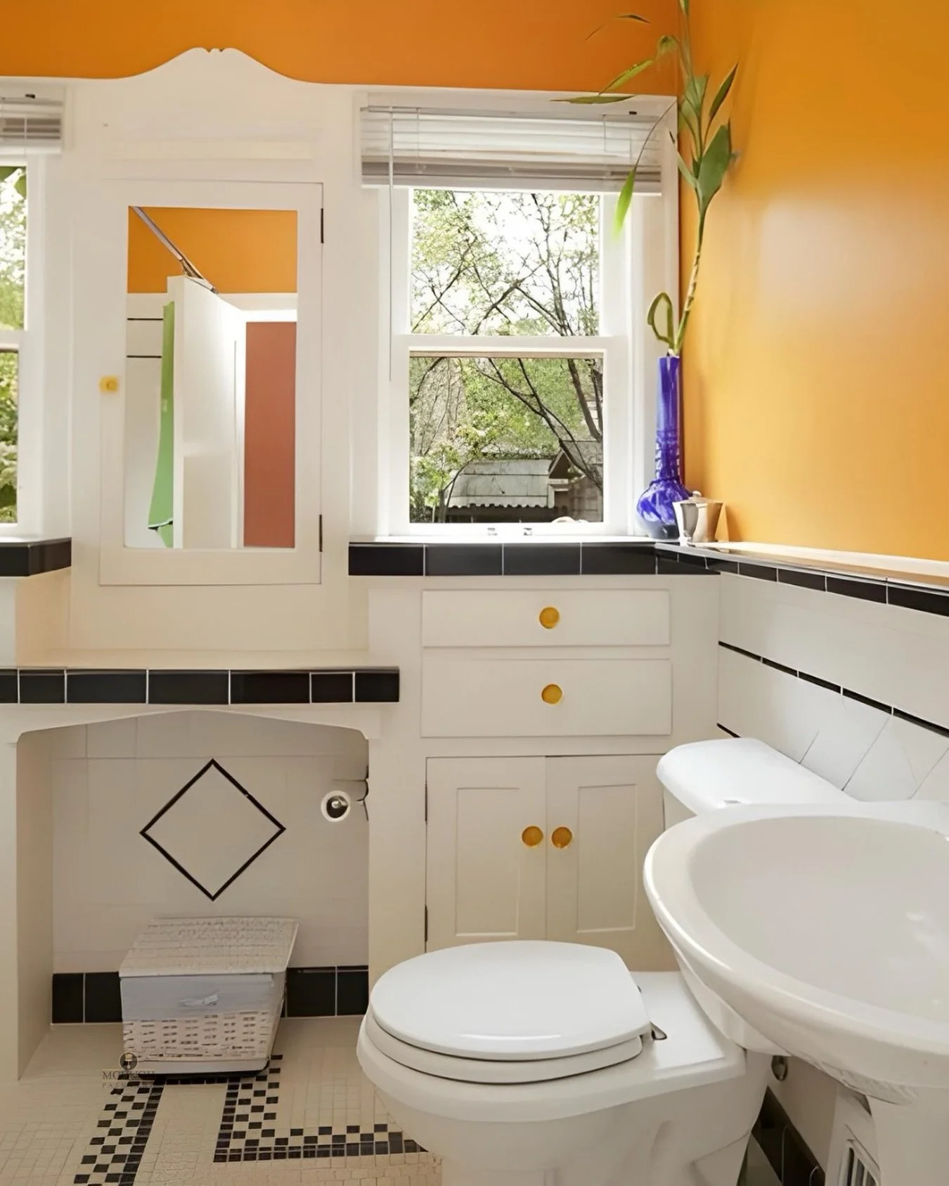 Sometimes it&rsquo;s the smaller spaces that make the biggest impact.

A fresh colour, clean lines, and the right finish can turn a bathroom into a space that actually feels finished.

Simple updates. Big difference. ⭐️

#BathroomRefresh #InteriorPai