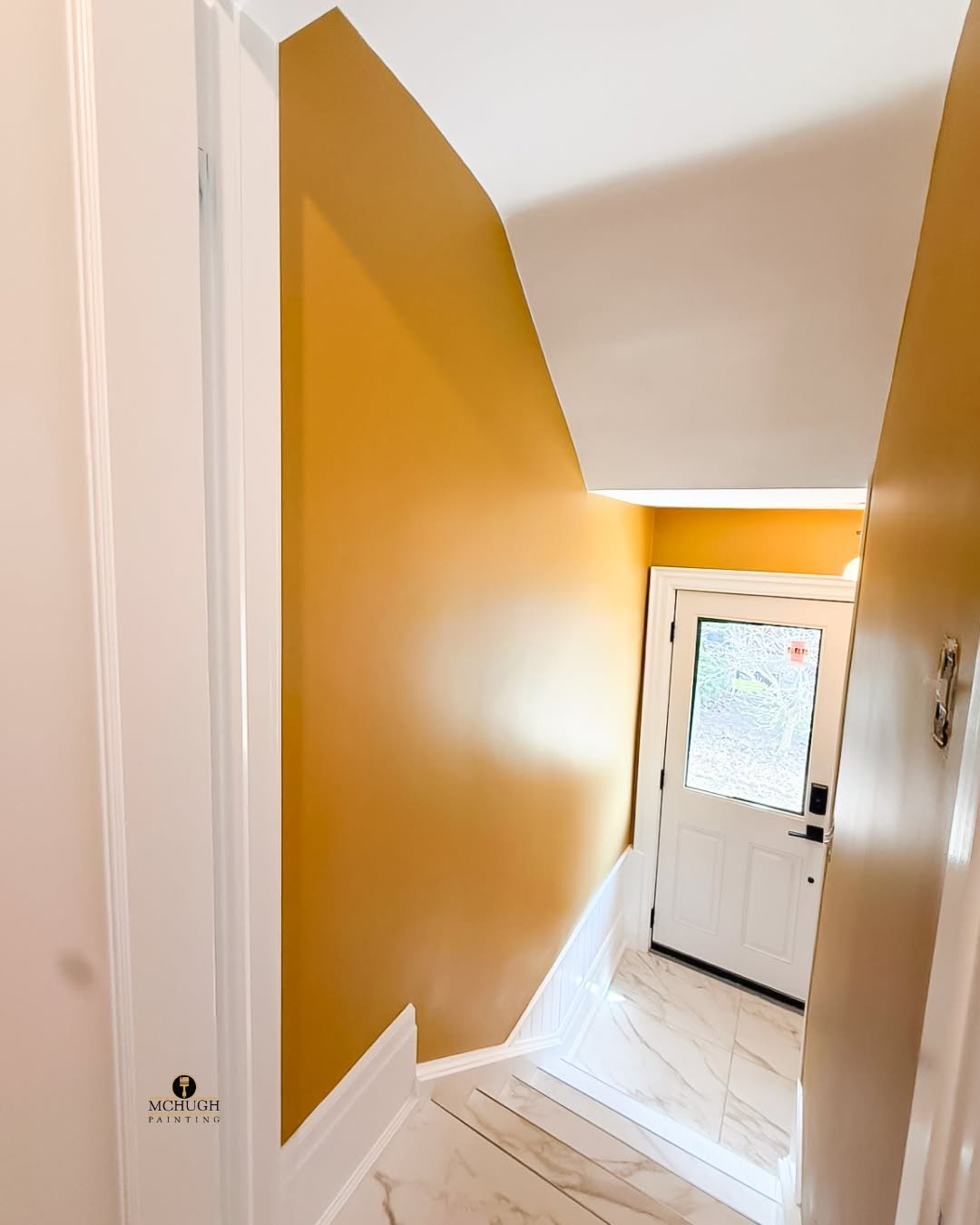 Not every colour is a &ldquo;safe&rdquo; choice&hellip;

But the right one can completely transform a space.
This hallway went all in, and it works.

Would you try something like this in your home, or keep it more neutral?

Be honest: bold or safe? ?