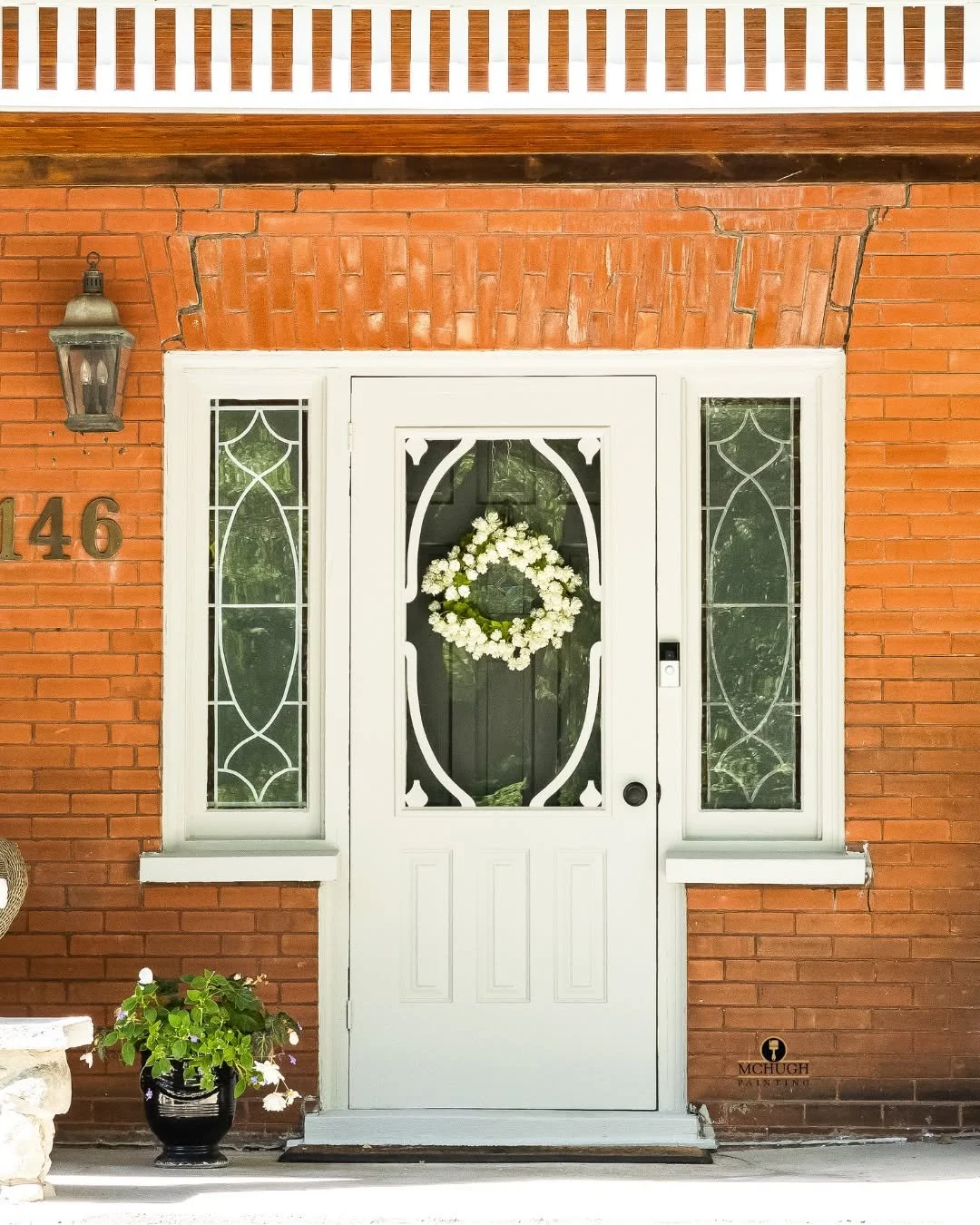 First impressions start before you even walk inside.

Your front door, trim, and exterior details set the tone for your entire home.

Clean, fresh, and intentional always wins.
If you were updating this space&hellip;

 What would you change about you