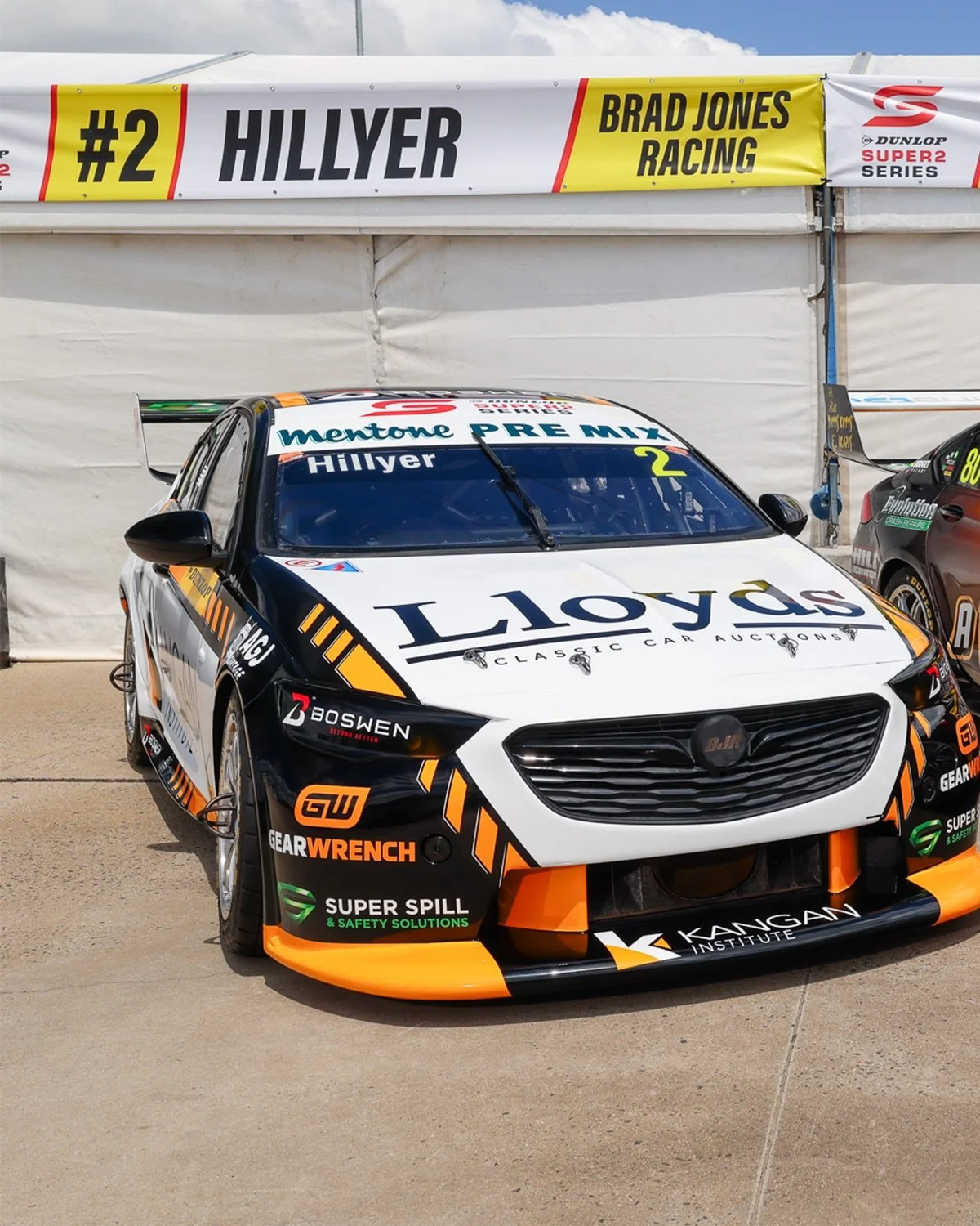 Fresh looks for @bradley_vaughan80 &amp; @_matthillyer this round🤩