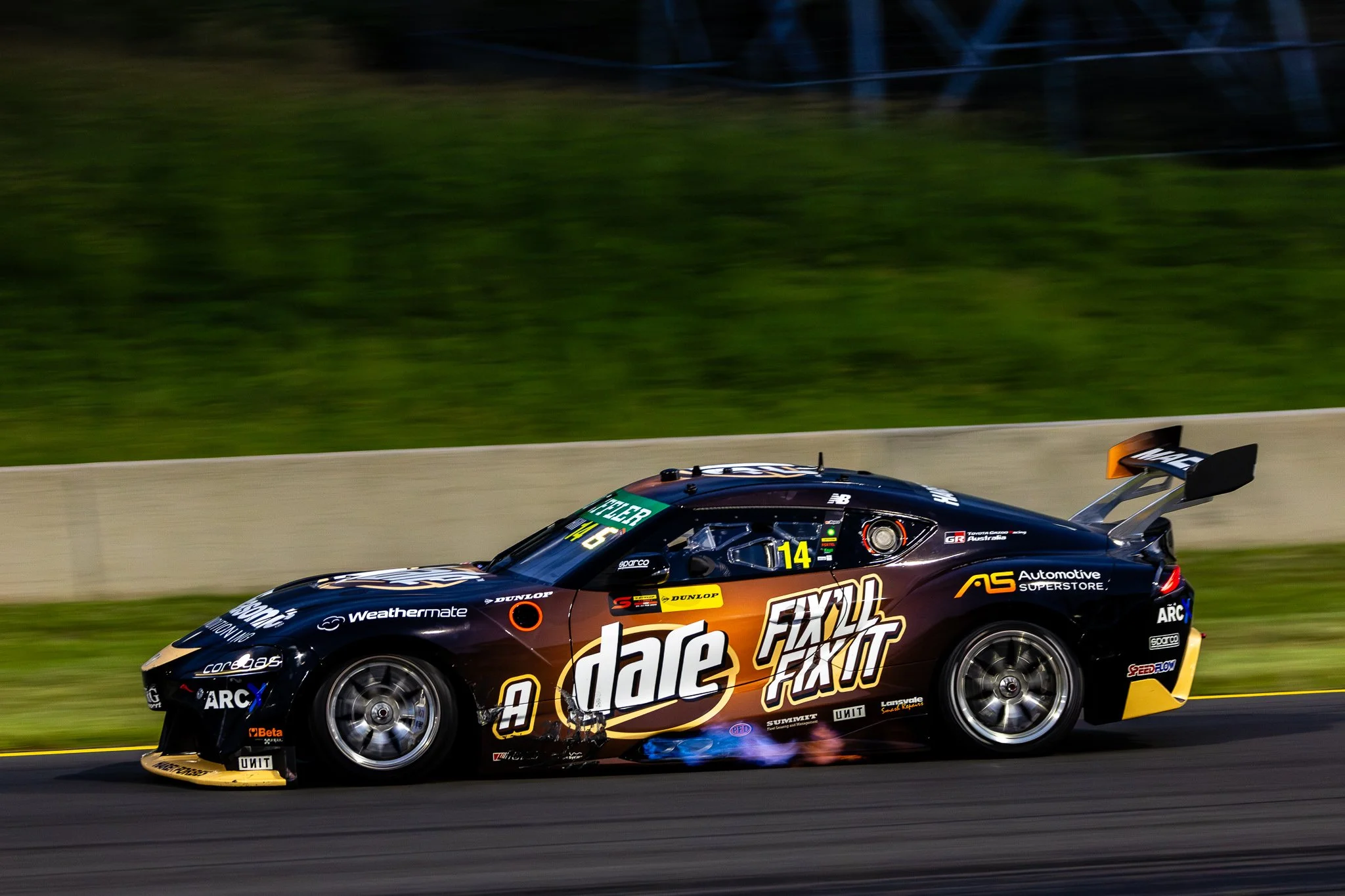 Bruising Race 2 in Sydney for Brad Jones Racing