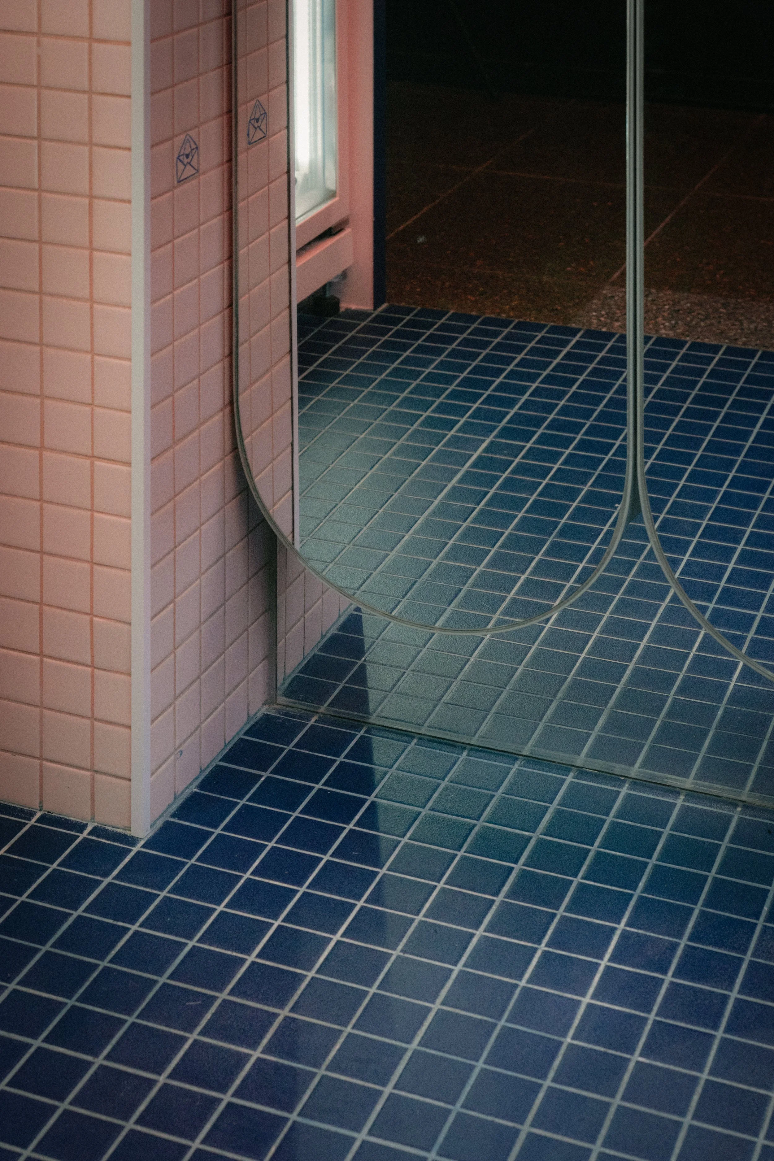 PHH - Paramart Curved Mirror and Tiles